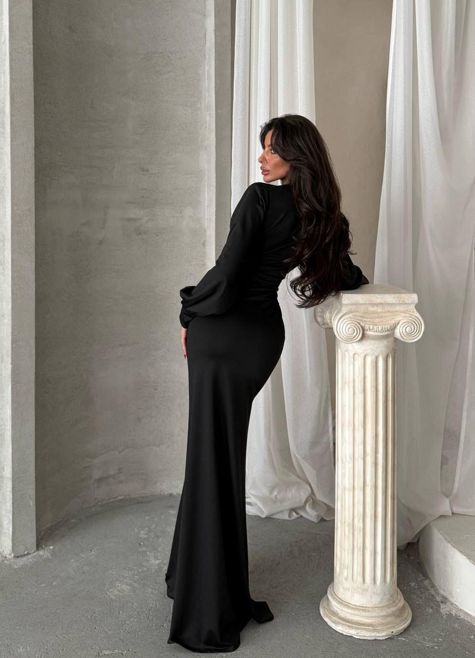 Micro Kumaş Çelik Aksesuarlı Derin V Yaka Maksi Boy Elbise Siyah