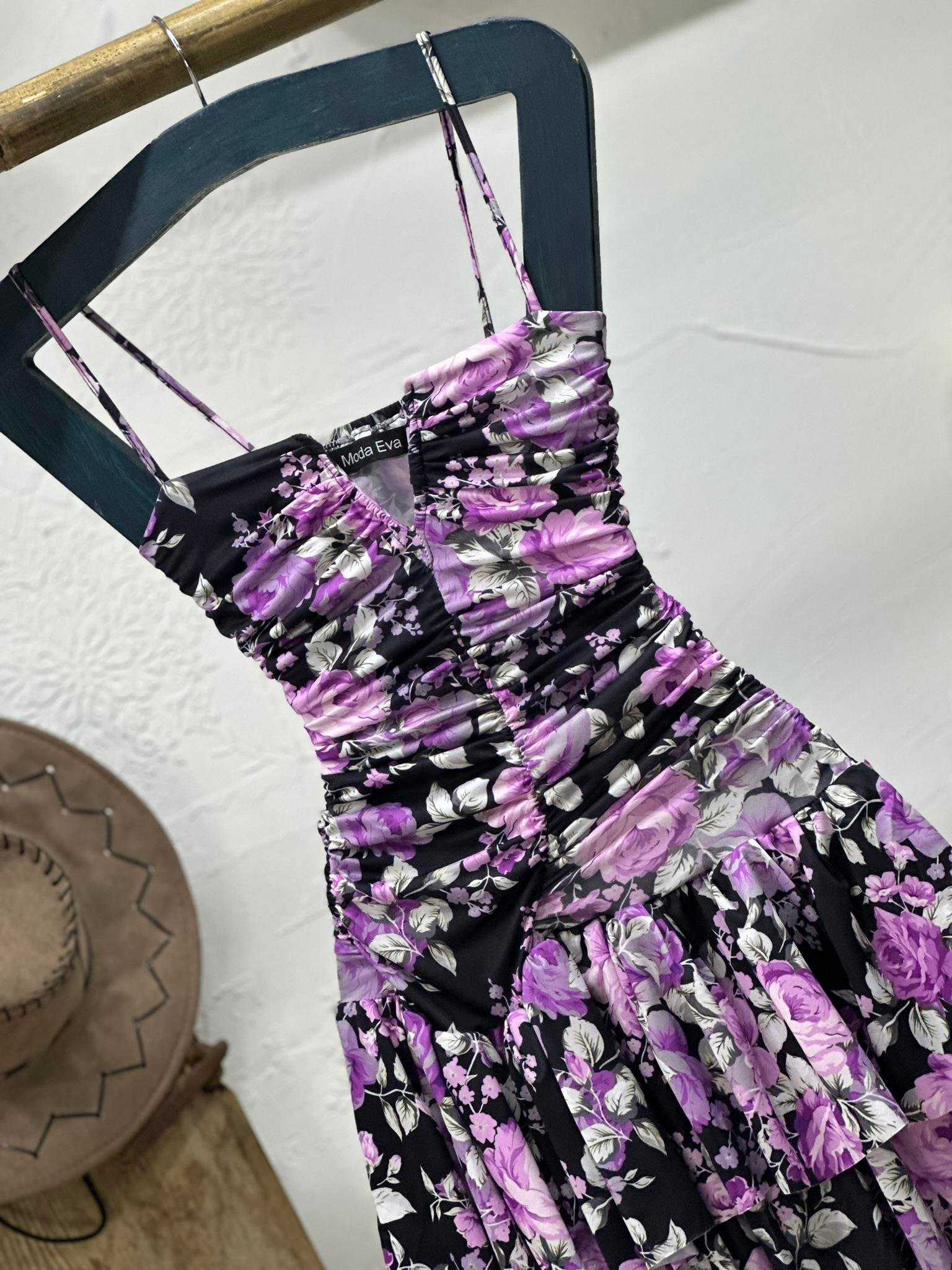 Micro Kumaş Çiçek  Desenli Askılı Kalp Yaka Askılı Elbise