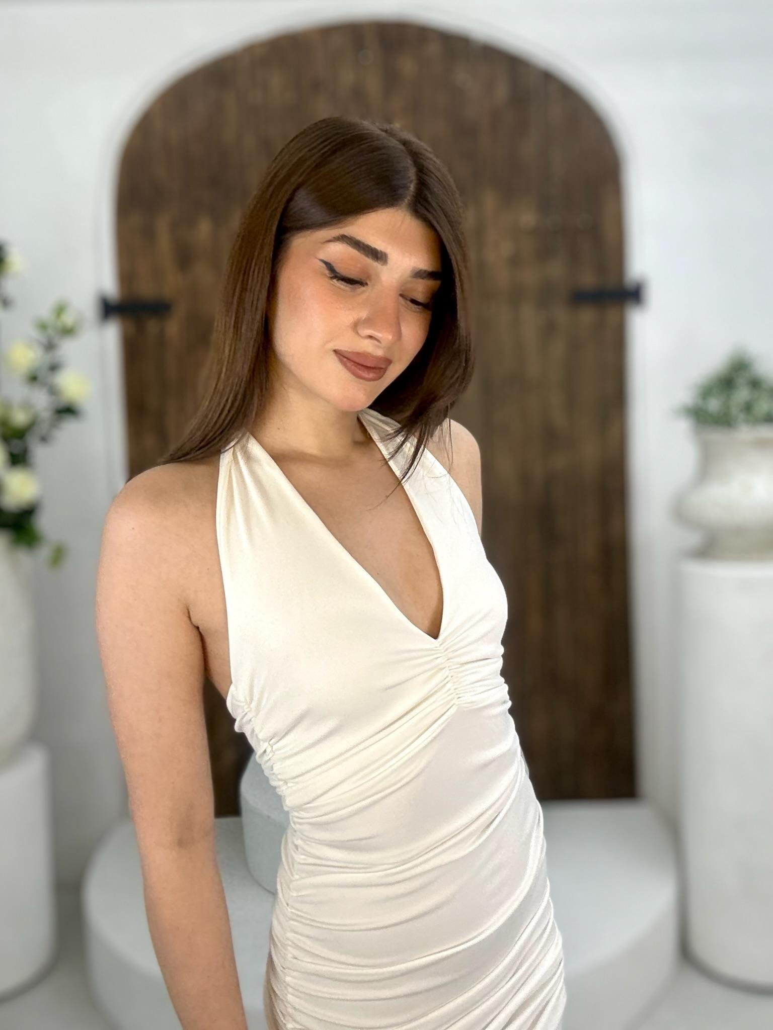 Micro Kumaş Drape Detay Boyundan Bağlamalı Elbisemiz Beyaz