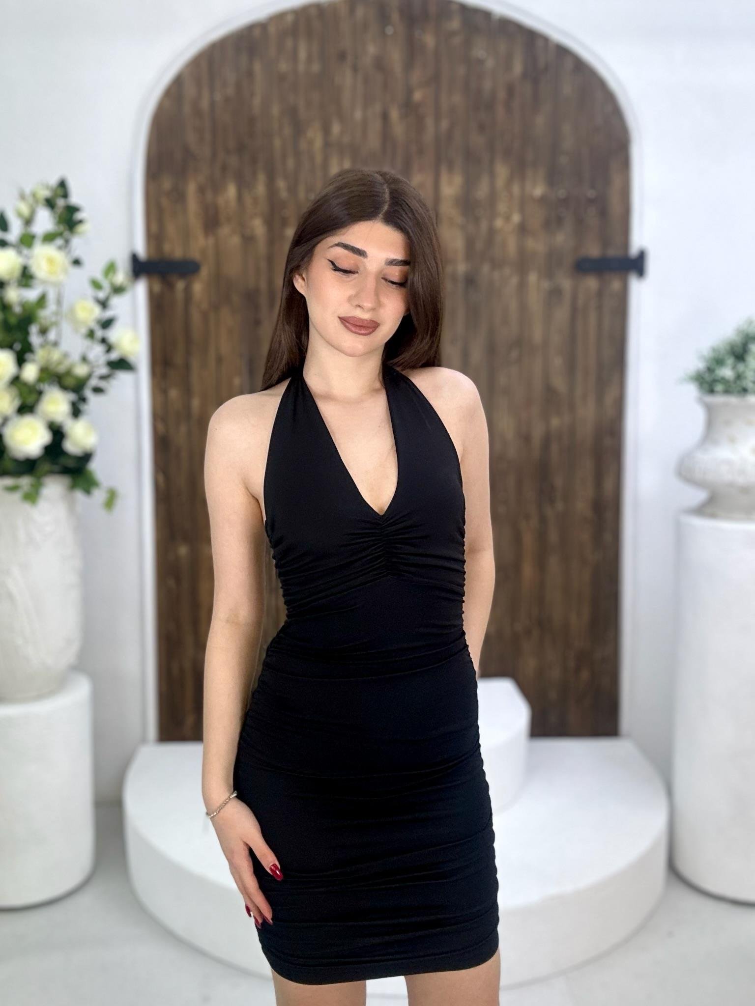 Micro Kumaş Drape Detay Boyundan Bağlamalı Elbisemiz Siyah