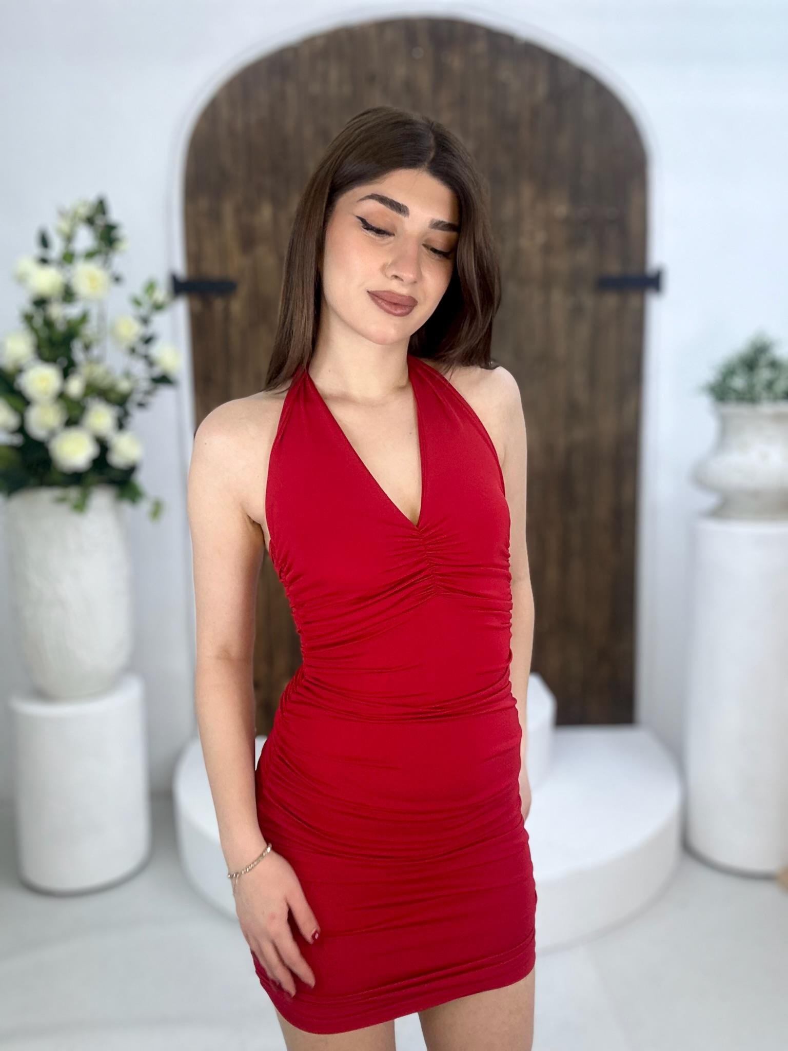 Micro Kumaş Drape Detay Boyundan Bağlamalı Elbisemiz Kırmızı