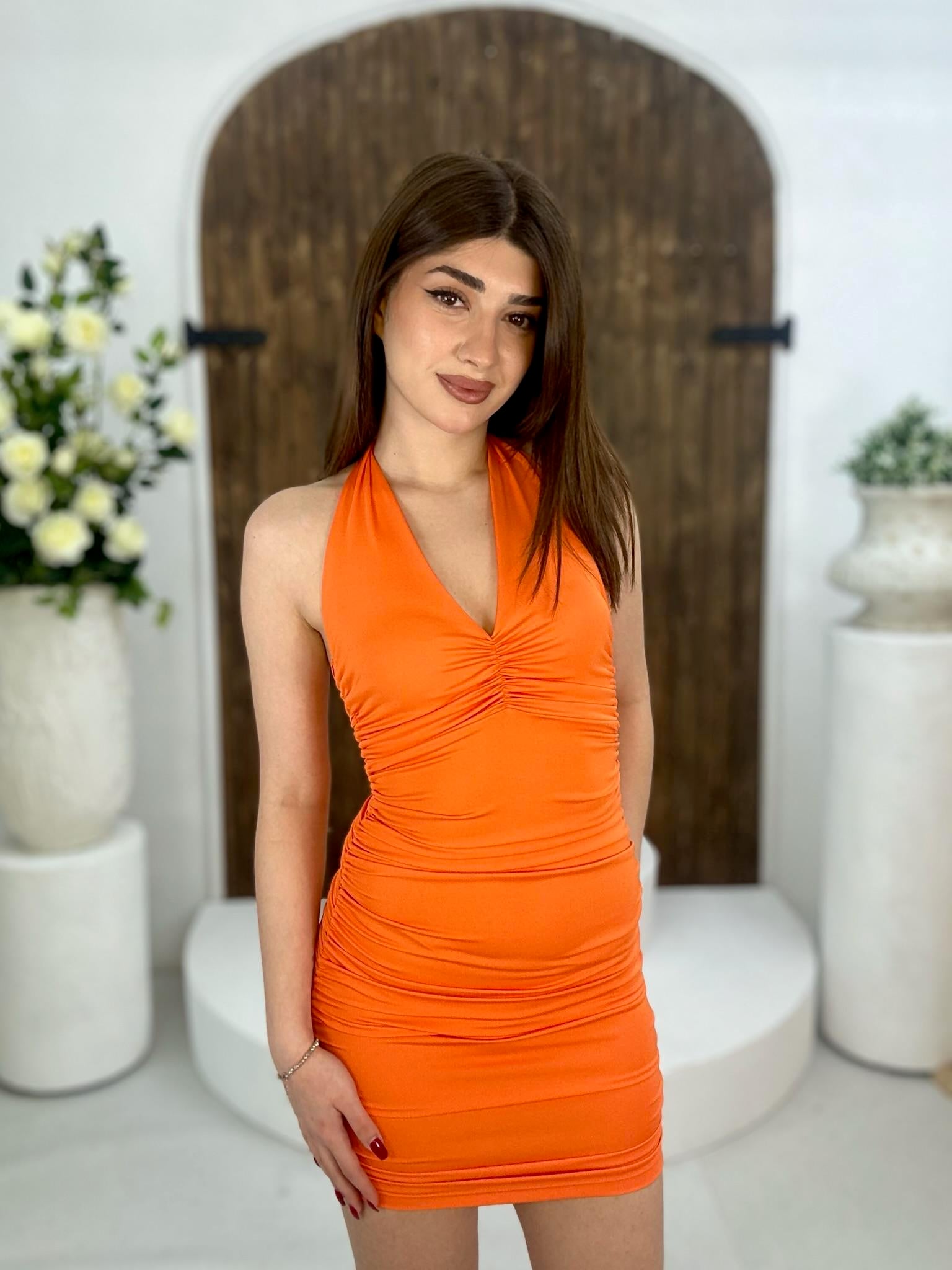 Micro Kumaş Drape Detay Boyundan Bağlamalı Elbisemiz Turuncu