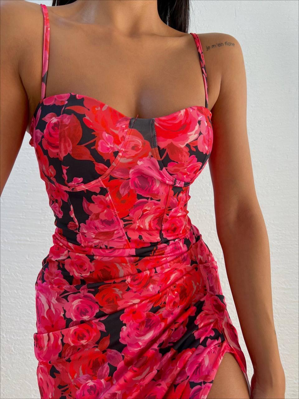 Micro Kumaş Gloplu Derin Yırtmaçlı Tasarım Elbise