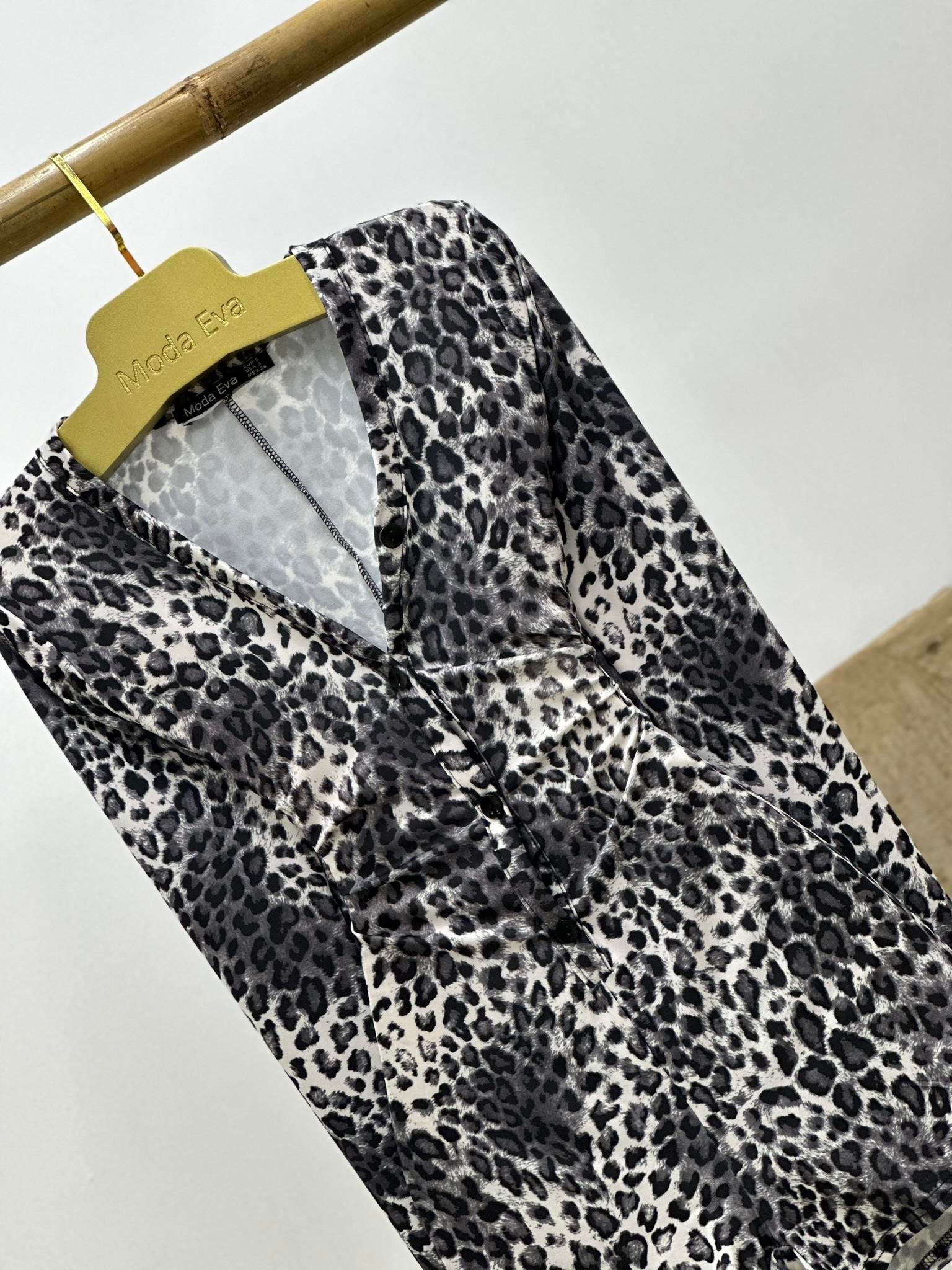 Micro Kumaş Gri Leopar Desenli Düğmeli Şort Tulum