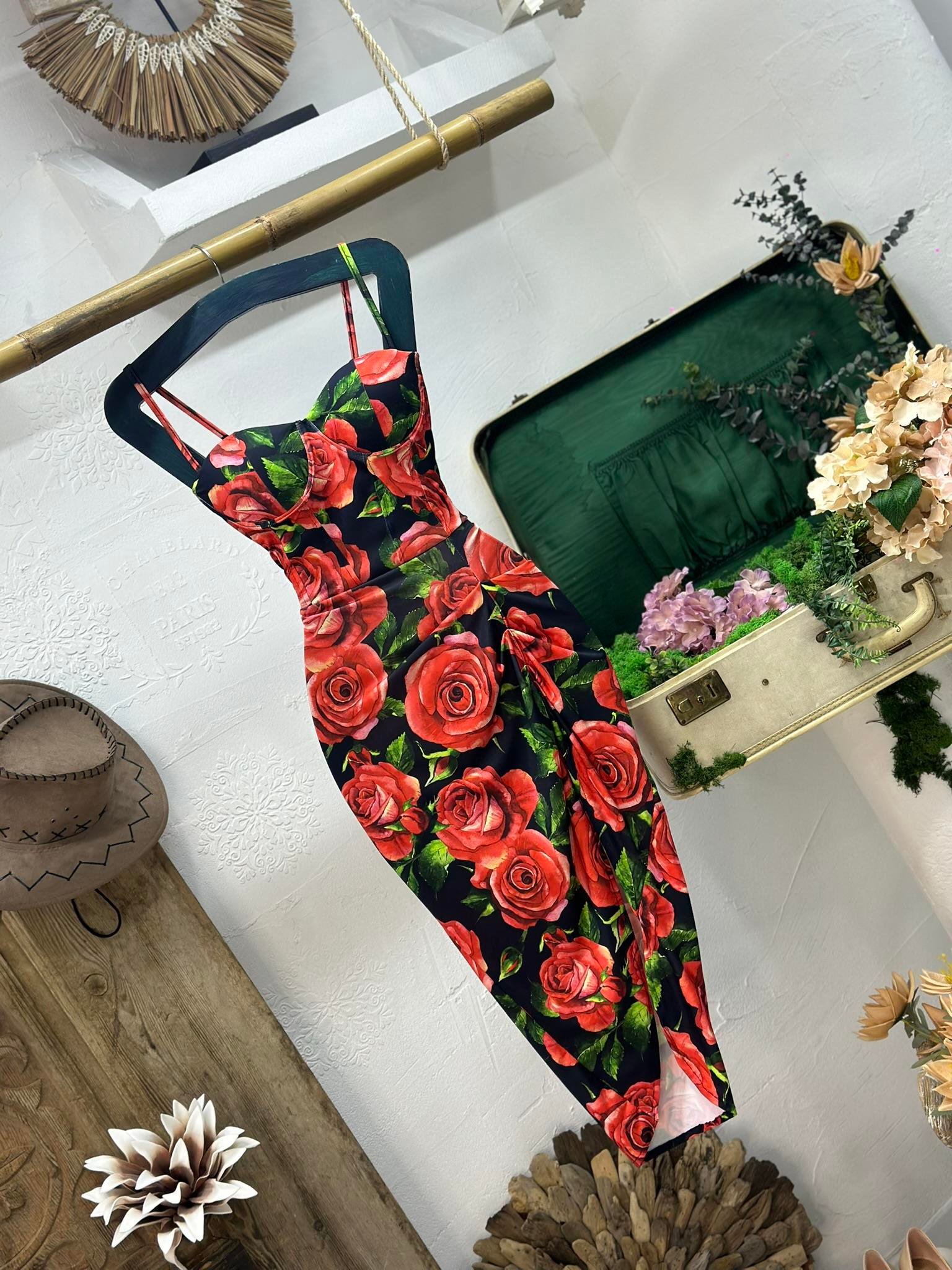 Micro Kumaş Gül Desen Gloplu Elbise