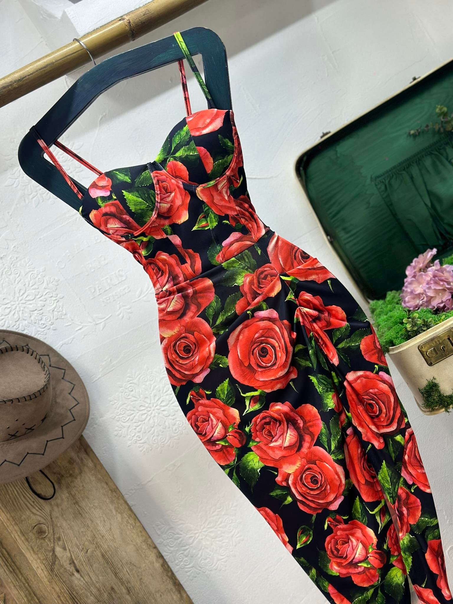 Micro Kumaş Gül Desen Gloplu Elbise