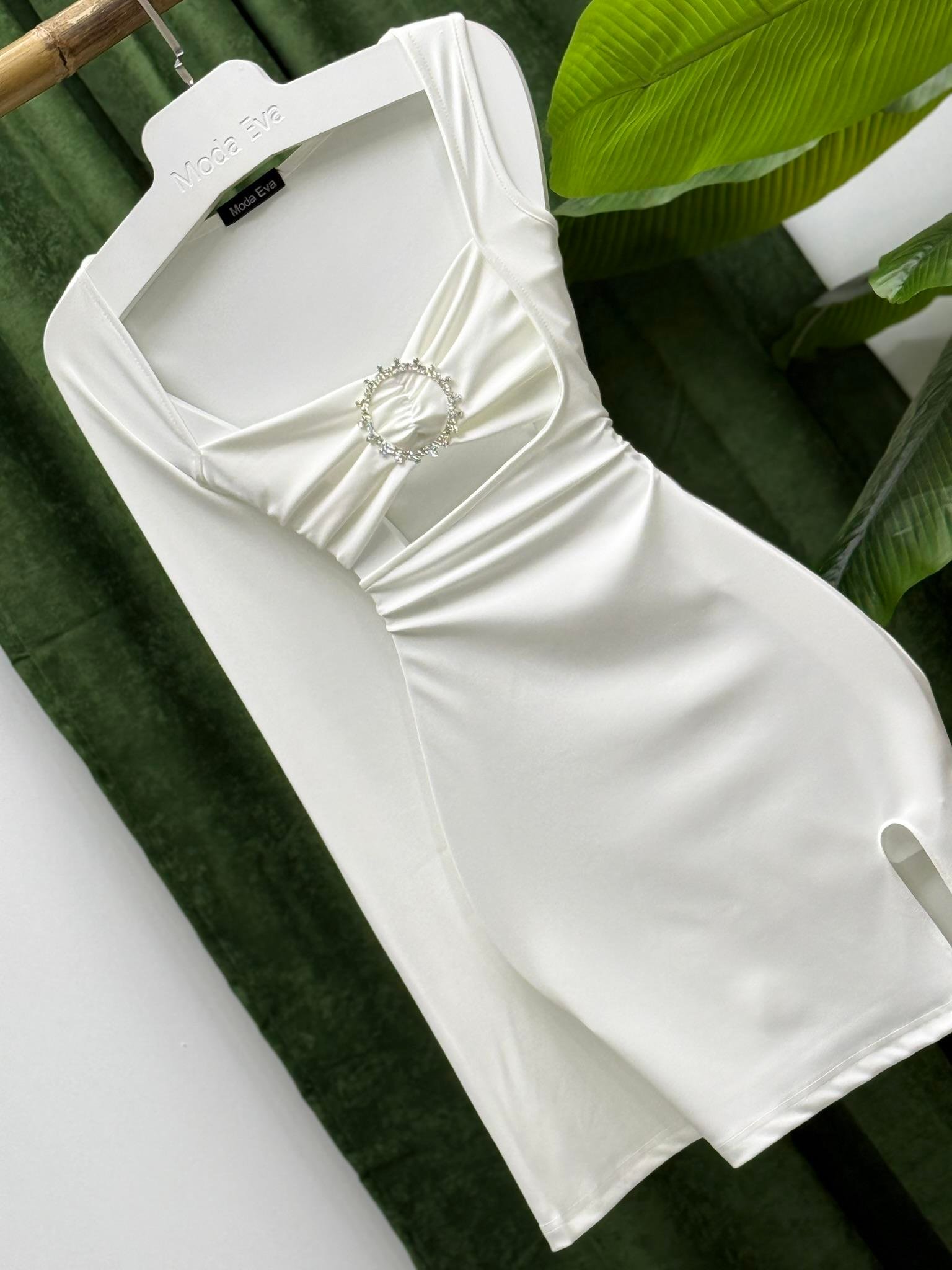 Micro Kumaş Tek Kol Broş Detay Tasarım Elbise Beyaz