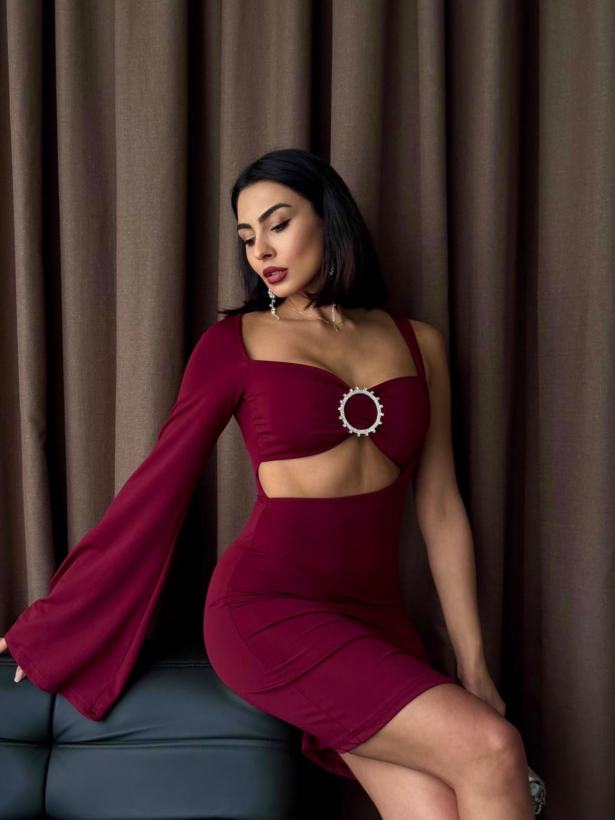 Micro Kumaş Tek Kol Broş Detay Tasarım Elbise Bordo