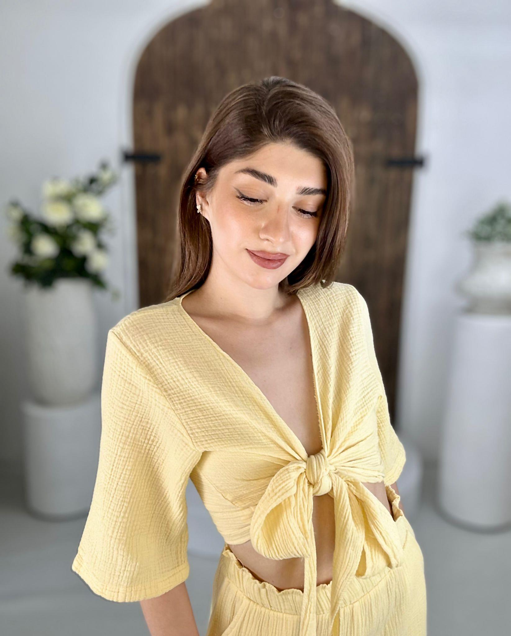 Müslin Kumaş Bağlama Detaylı Bluz