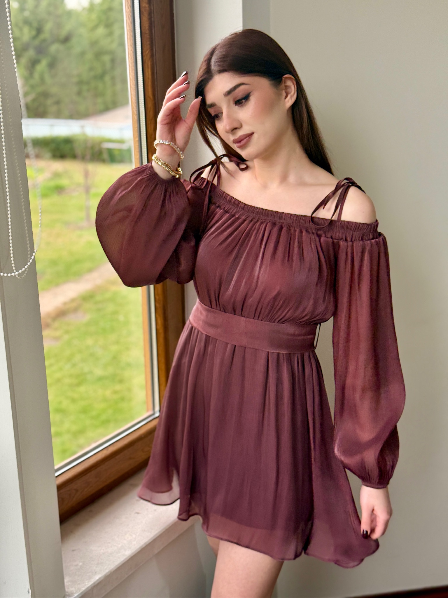 Organze Kumaş Madonna Yaka Kloş Tasarım Elbise Kahverengi