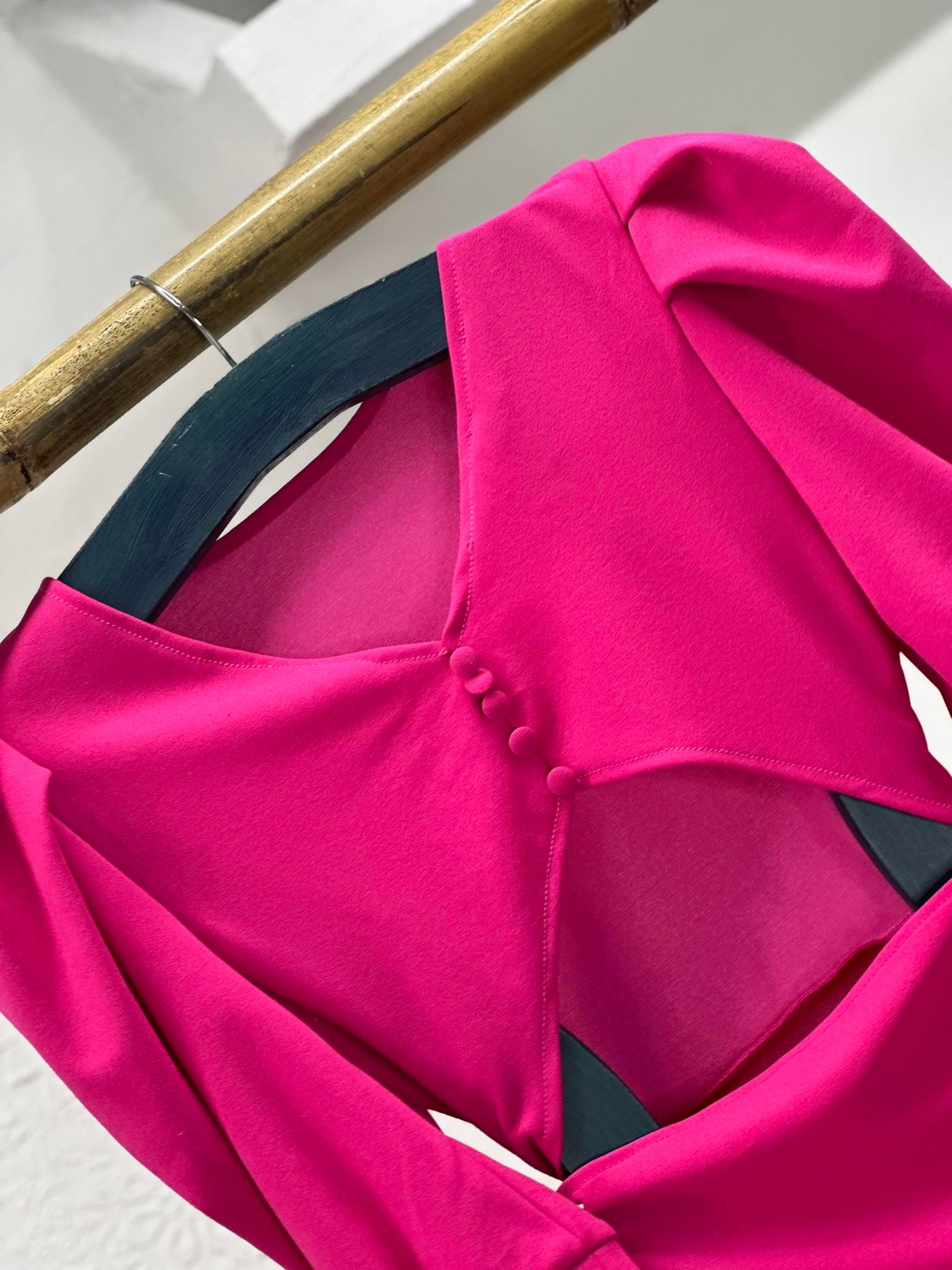 Örme Crep Kumaş Balon Kol Sırt Dekolteli Elbise