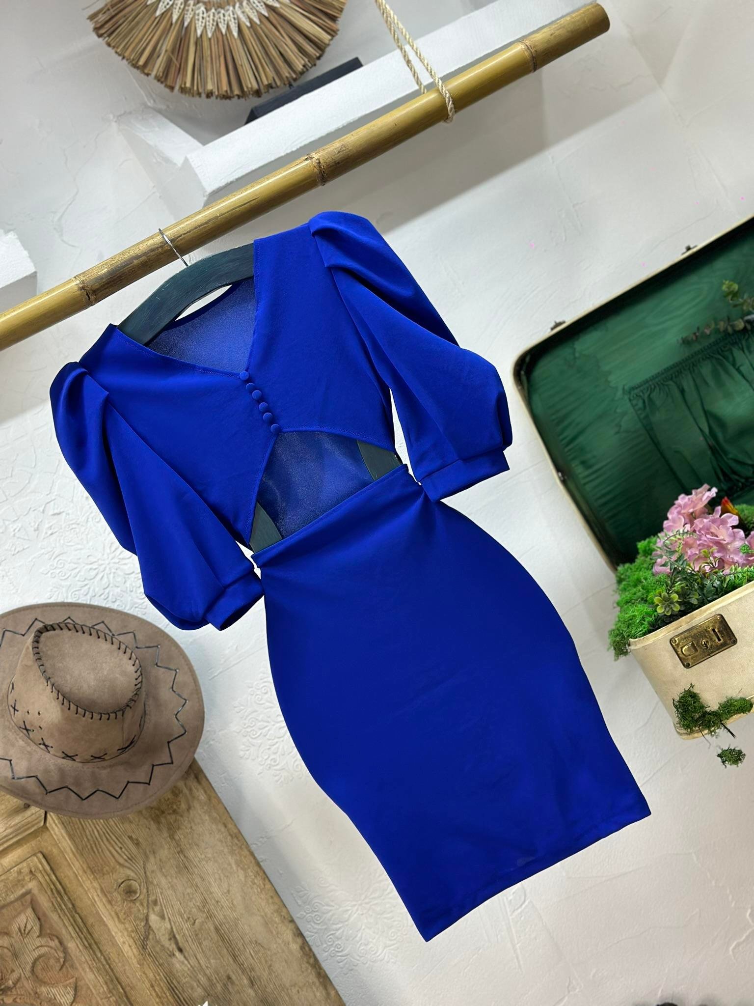 Örme Crep Kumaş Balon Kol Sırt Dekolteli Elbise