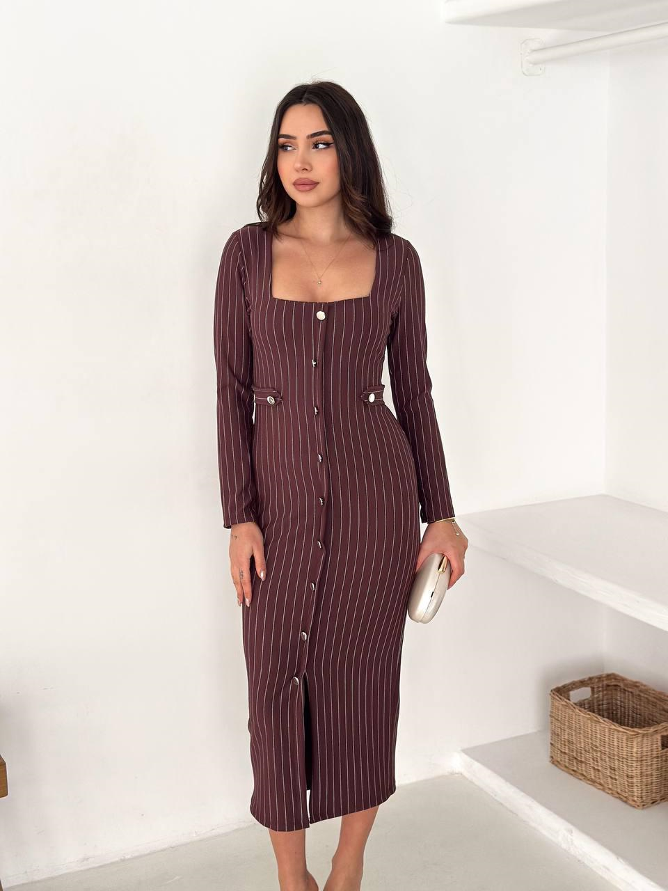 Örme Crep Kumaş Çizgi Desenli Metal Düğmeli Midi Boy Elbise Kahverengi