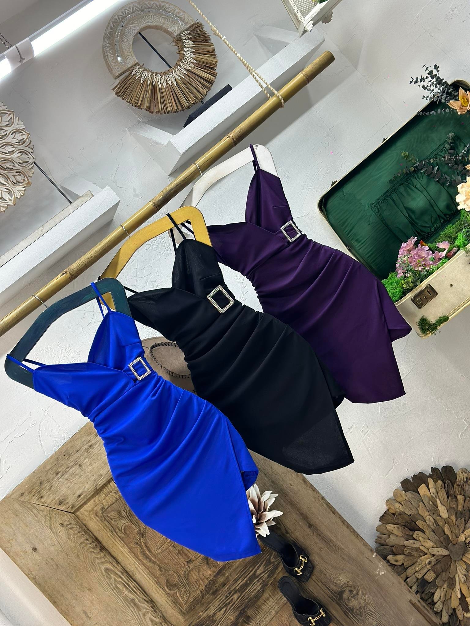 Örme Crep Kumaş Kalp Metal Aksesuarlı Elbise 