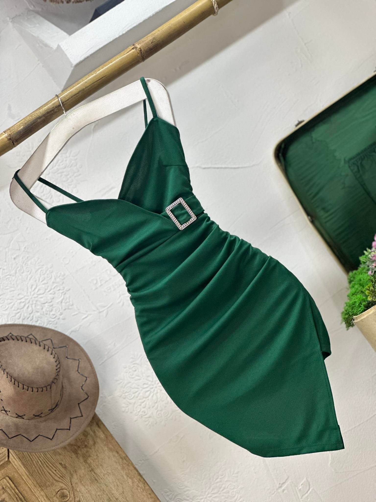 Örme Crep Kumaş Kalp Metal Aksesuarlı Elbise 