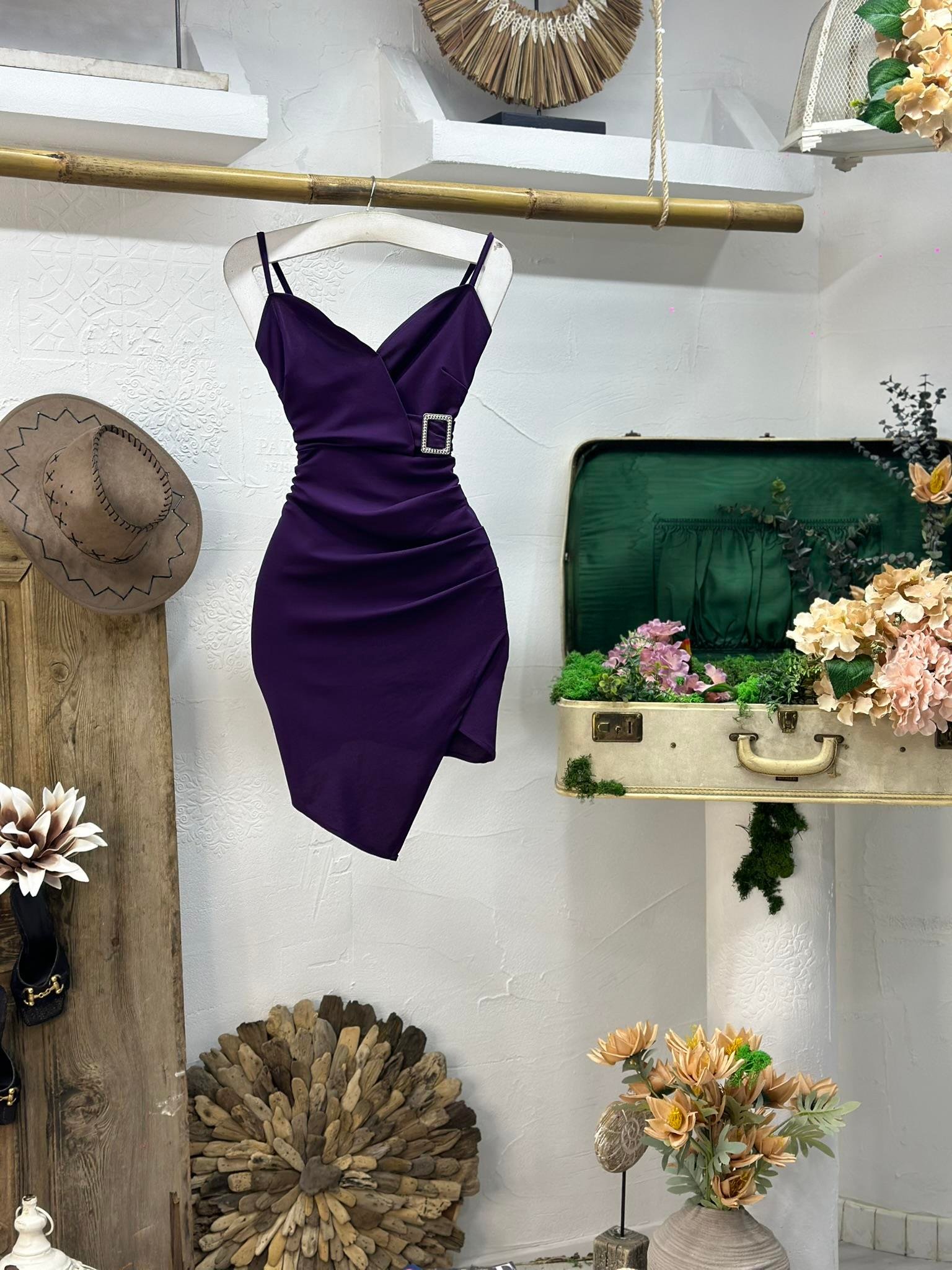 Örme Crep Kumaş Kalp Metal Aksesuarlı Elbise 