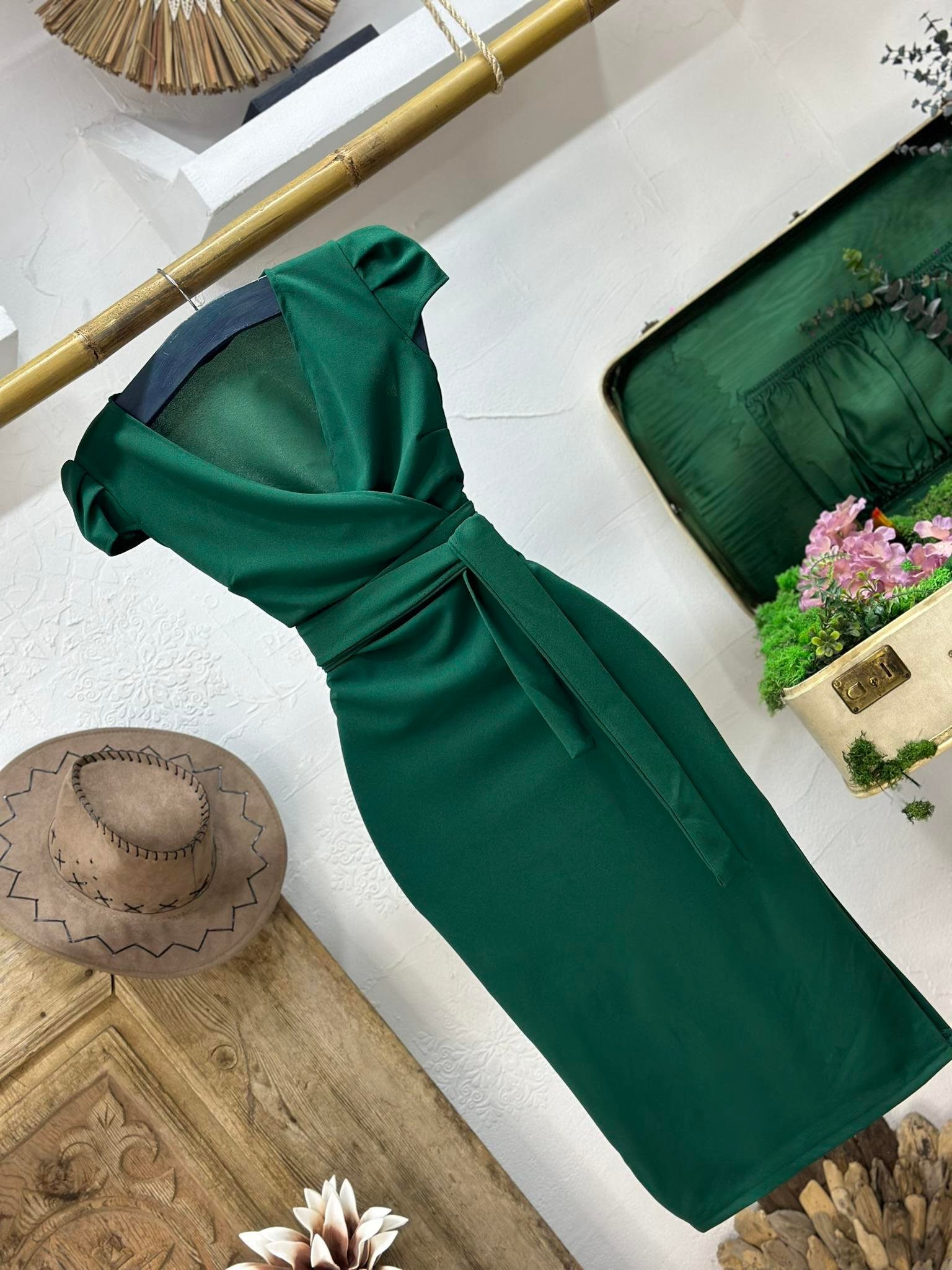 Örme Crep Kumaş Yan Yırtmaçlı Kuşaklı Kalem Elbise