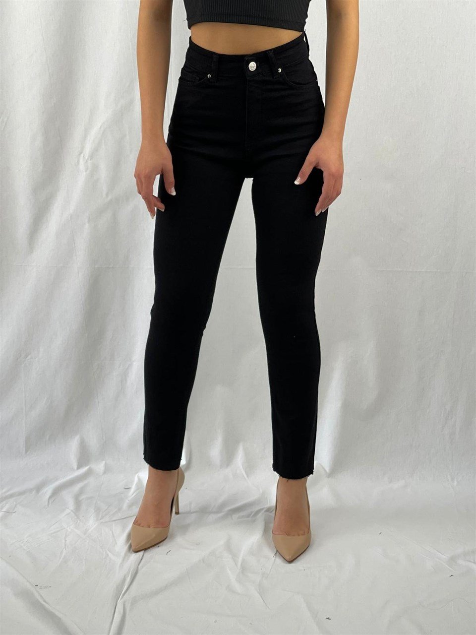 Paçası Kesik Likralı Mom Jean