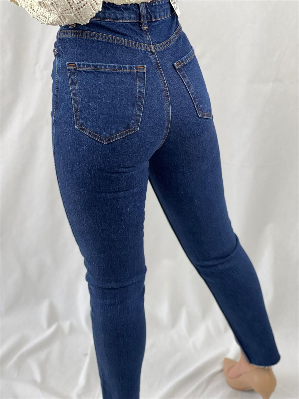 Paçası Kesik Likralı Mom Jean