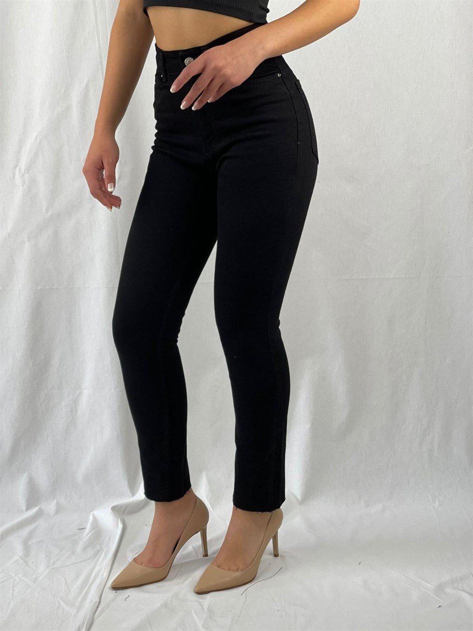 Paçası Kesik Likralı Mom Jean