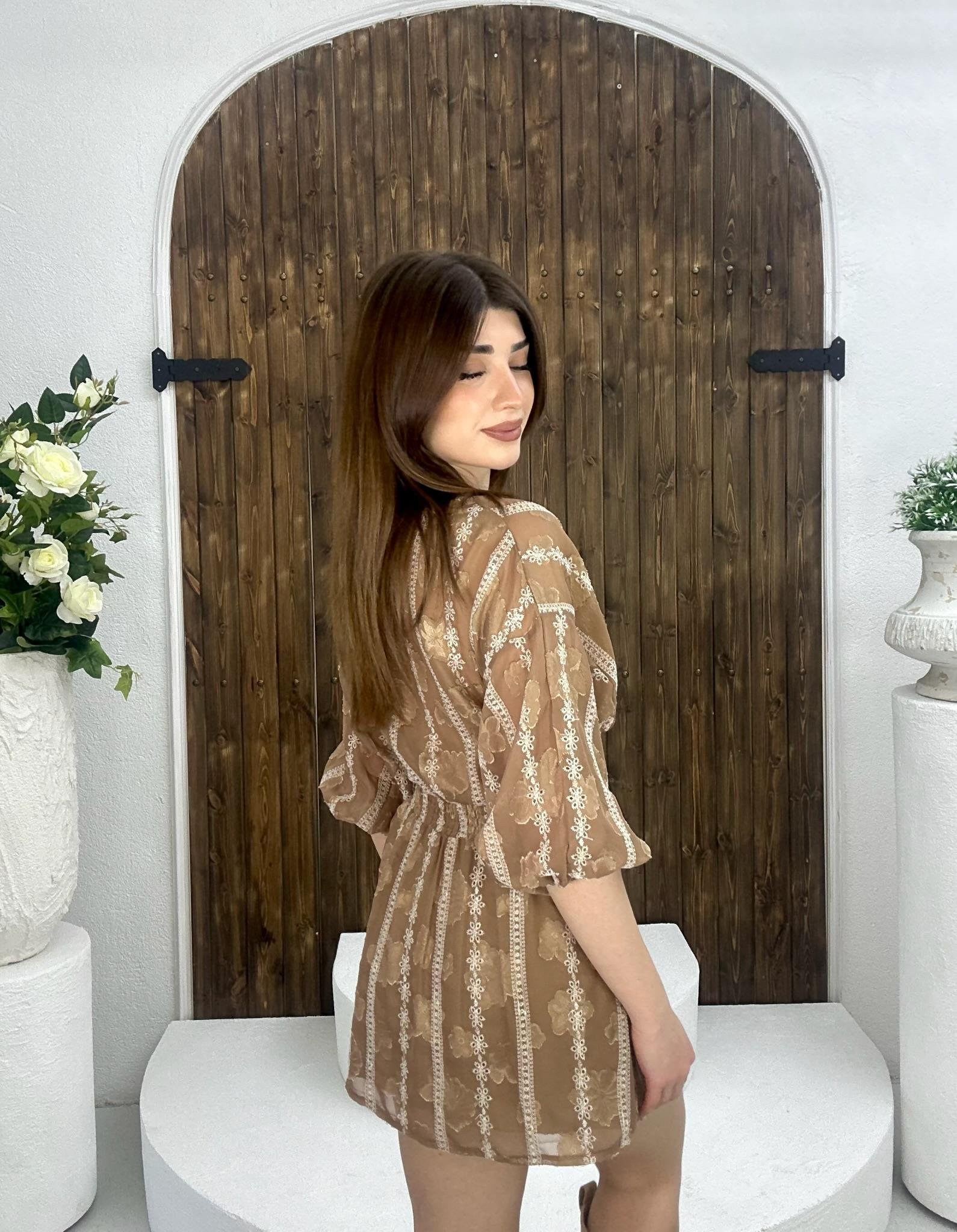 Premium Seri Nakış Detay Bel Dekolteli Tasarım Elbise 