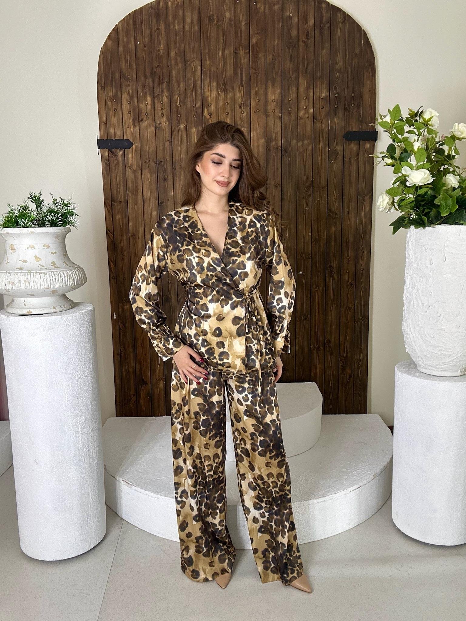 Premium Seri Saten Kumaş Leopar Desen İkili Takım 