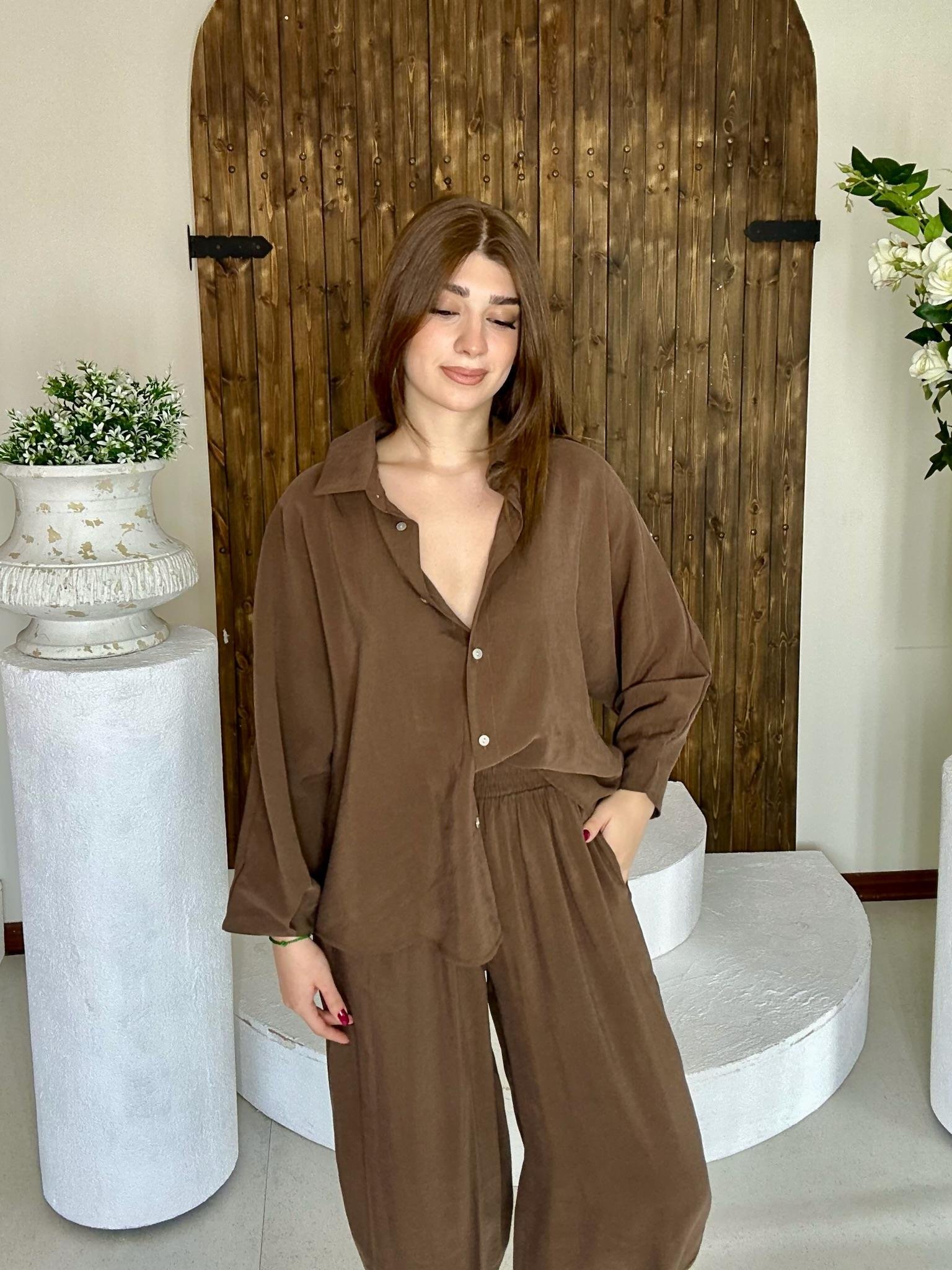 Premium Seri Trikoton Kumaş Beli Lastikli Rahat Pantolon Gömlek İkili Takım Kahverengi