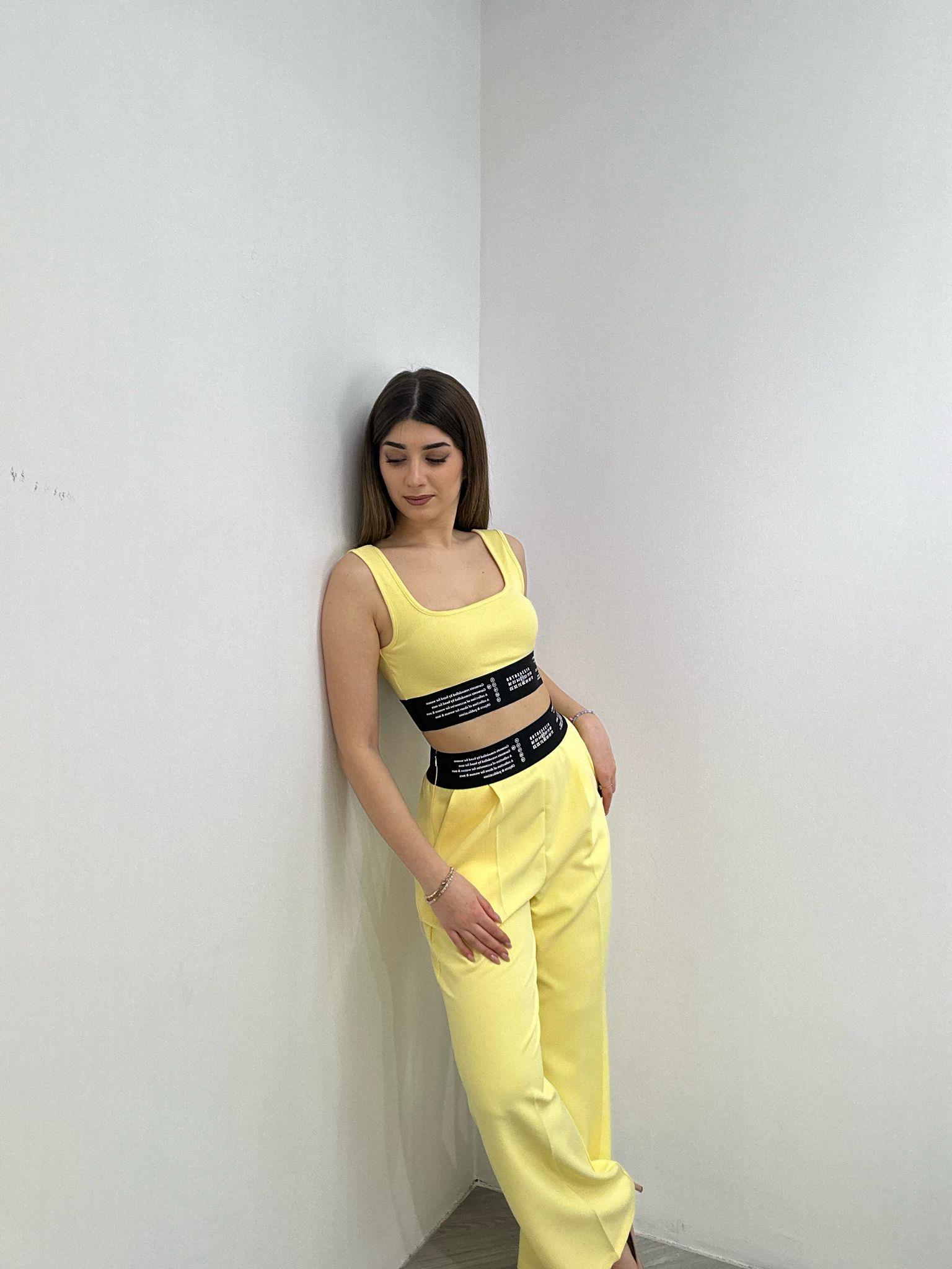 Premium Series Beli Kalın Lastikli Göğüs Dolgulu Crop Sarı