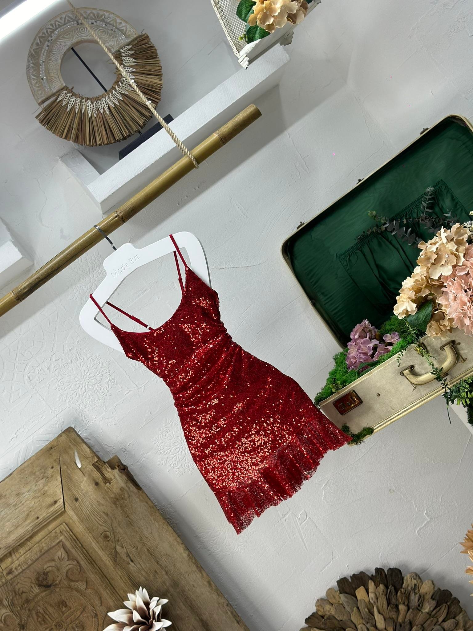 Pul Payet Sırt Çapraz Detaylı Eteği Fırfırlı Tasarım Elbisemiz 