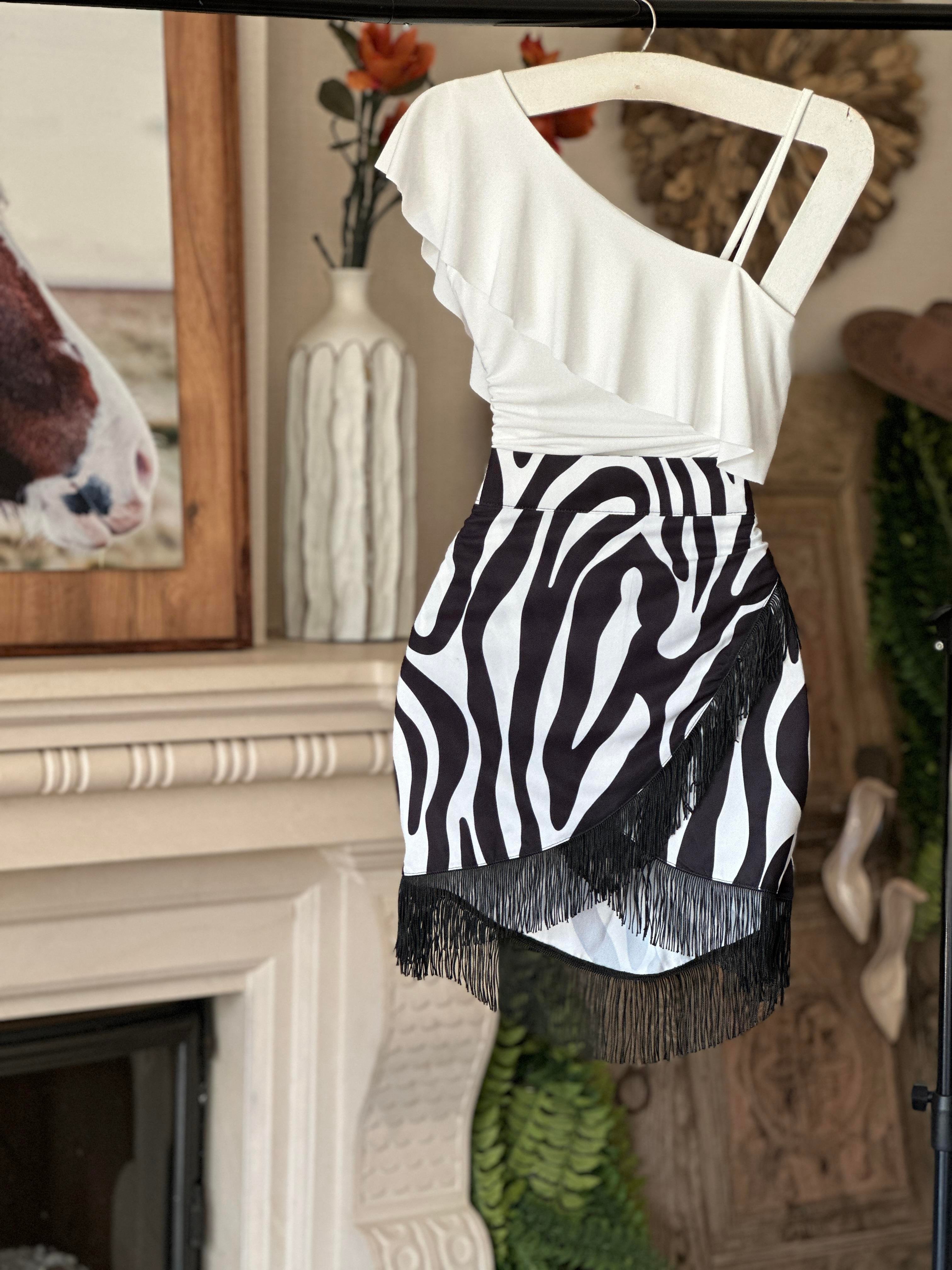 Püskül Detaylı Zarf Kesim Mini Etek