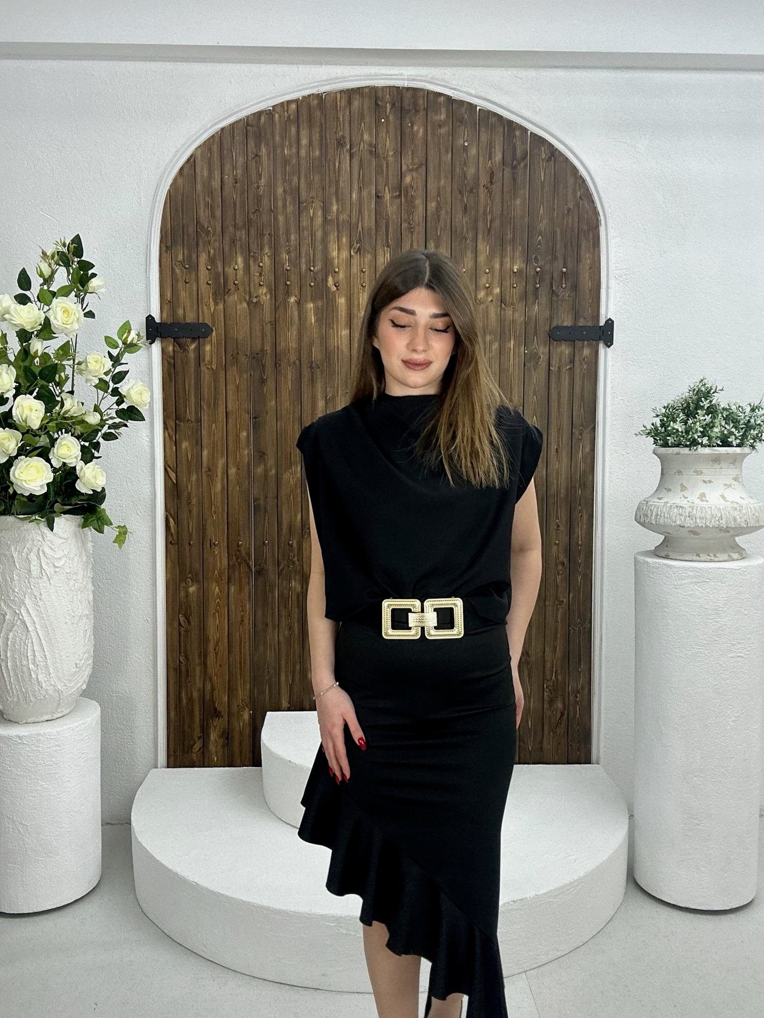 Sandy Kumaş Asimetrik Kesim Volan Detay Midi Boy Etek Siyah