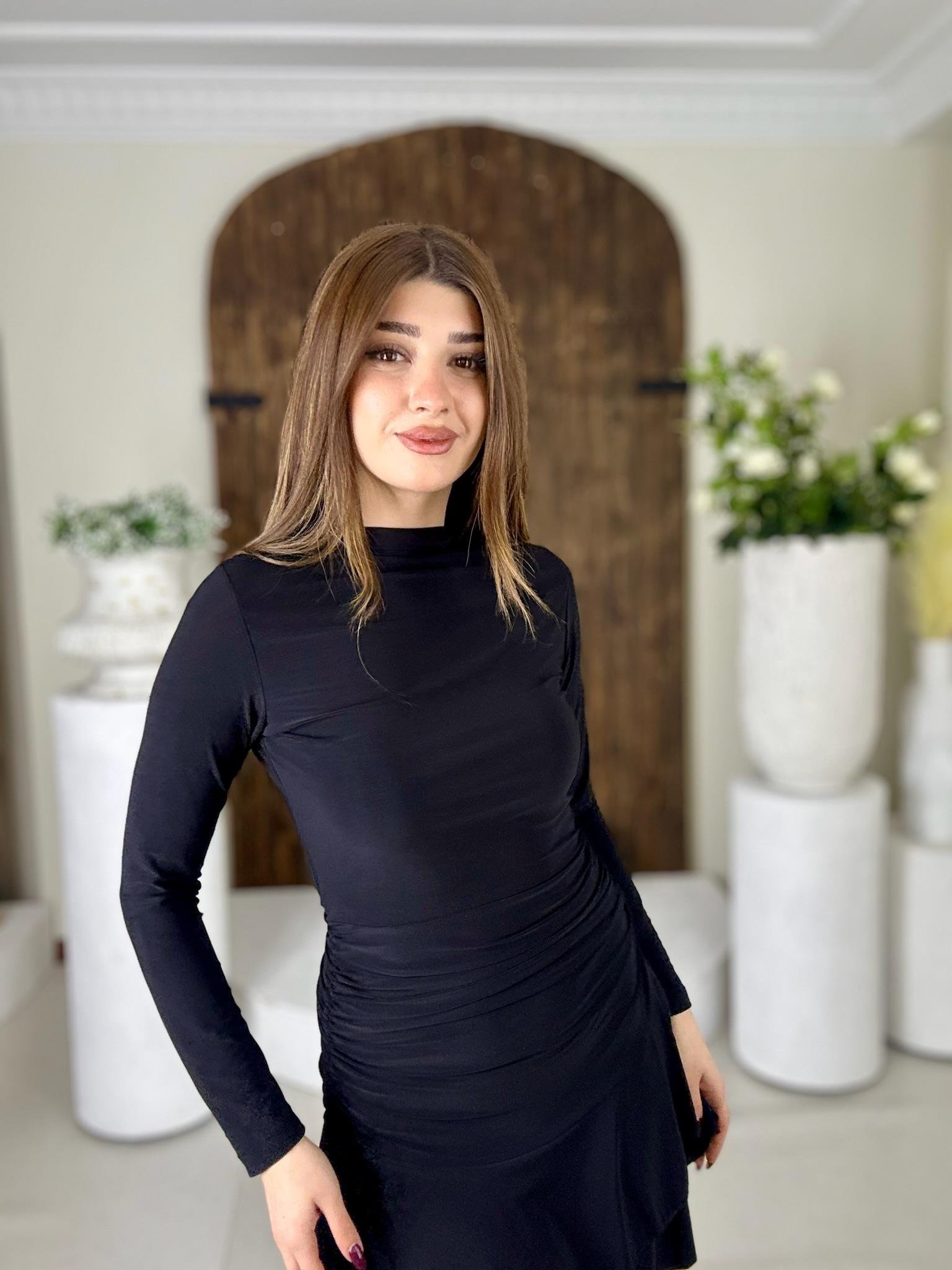 Sandy Kumaş Balıkçı Yaka Kat Etekli Elbise Siyah