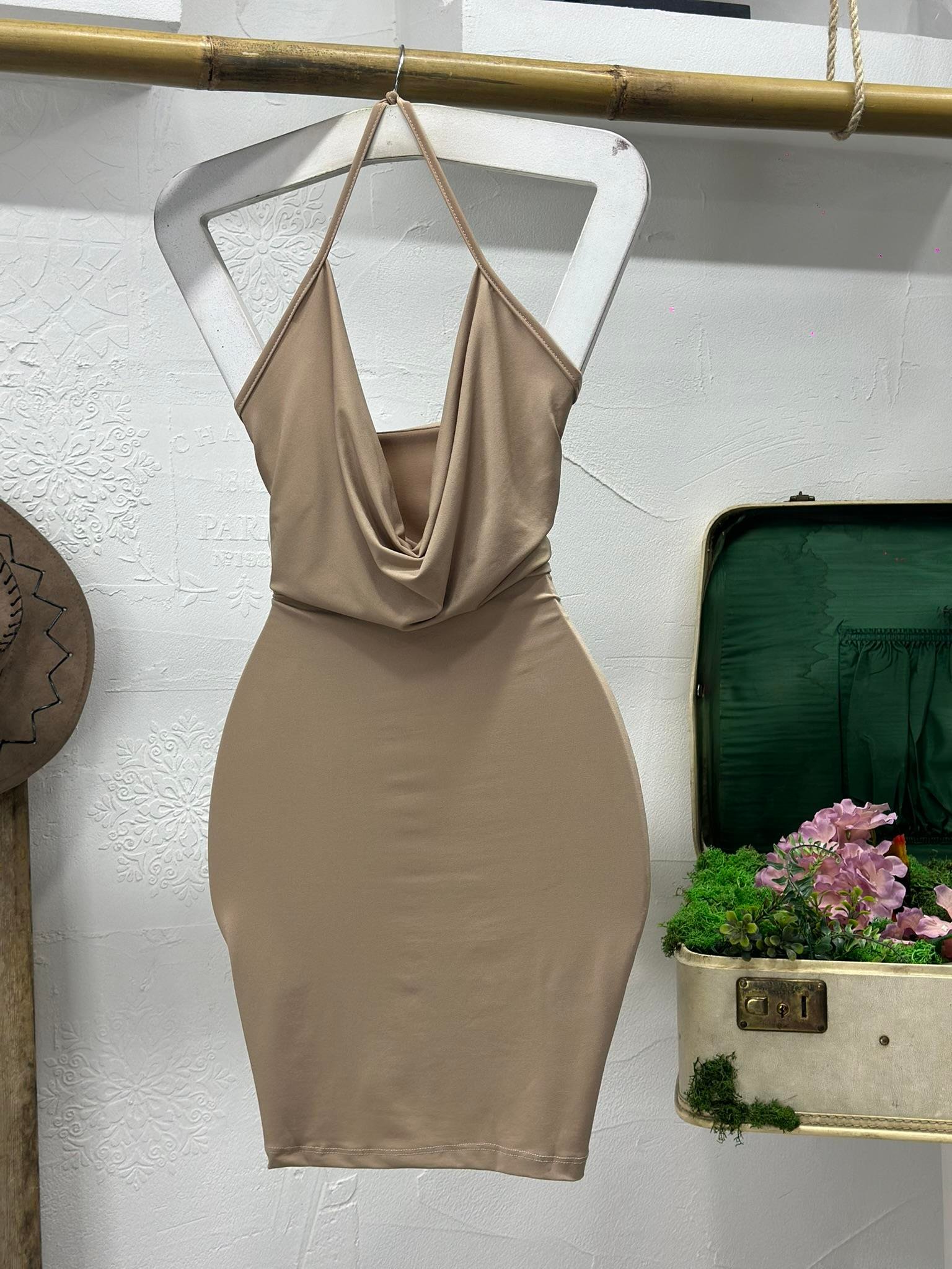 Sandy Kumaş Degaje Yaka Boyundan Bağlamalı Elbise 