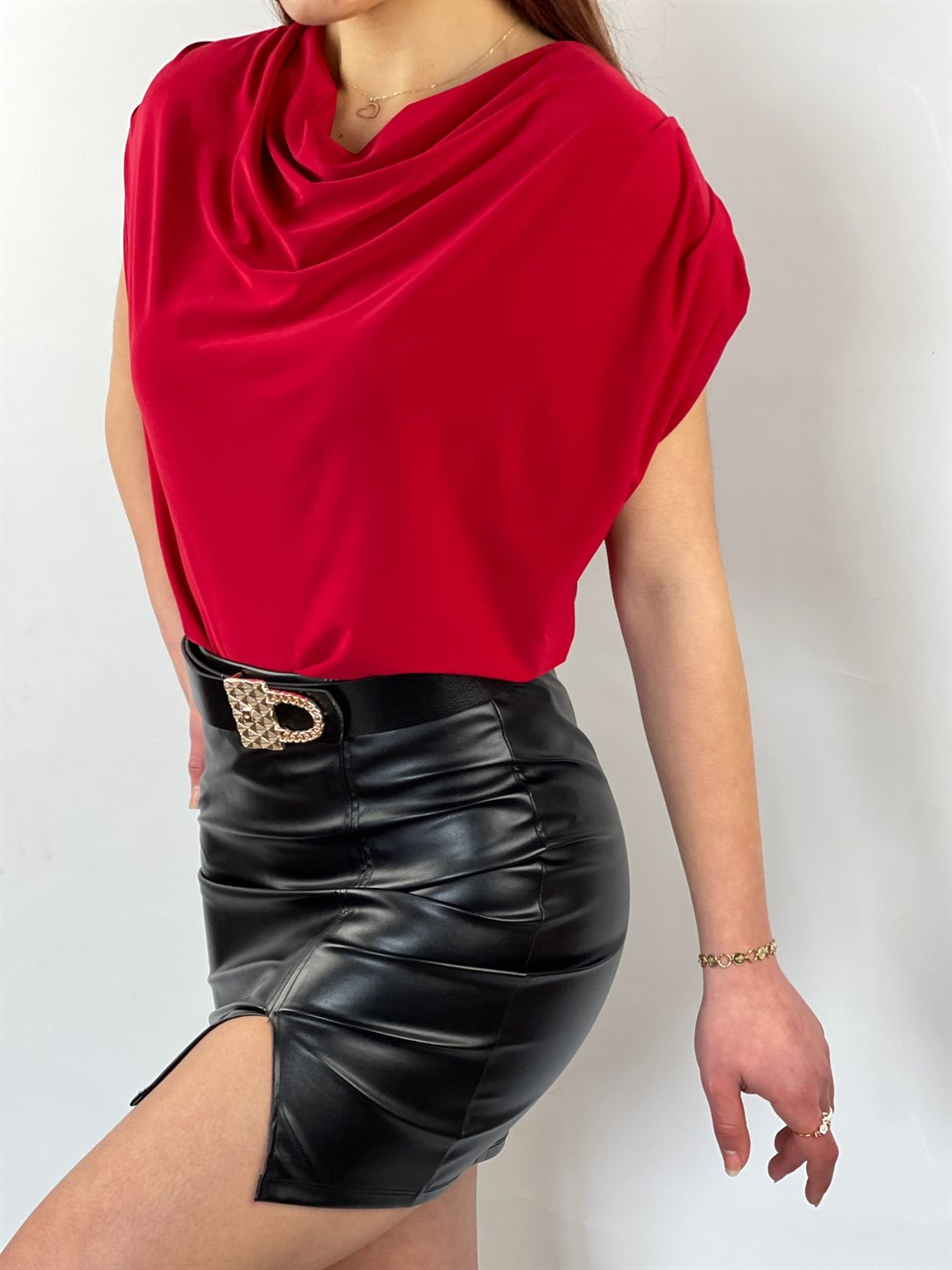 Sandy Kumaş Degaje Yaka Vatkalı Rahat Kalıp Bluz 