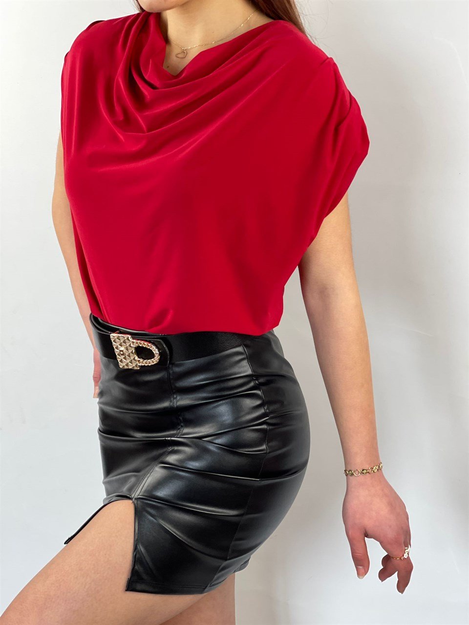 Sandy Kumaş Degaje Yaka Vatkalı Rahat Kalıp Bluz 