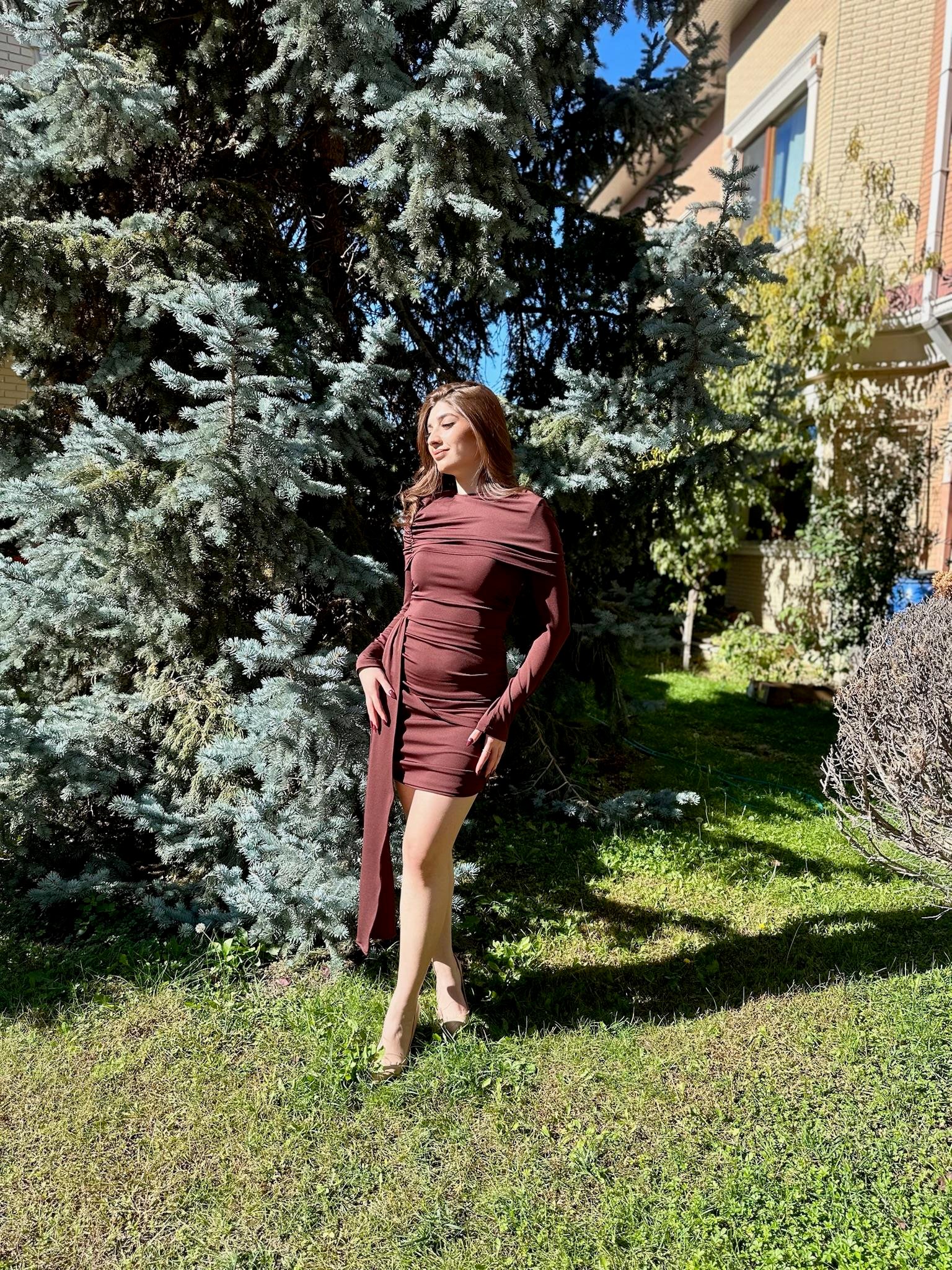 Sandy Kumaş Drapeli Asimetrik Detaylı Elbise Kahverengi