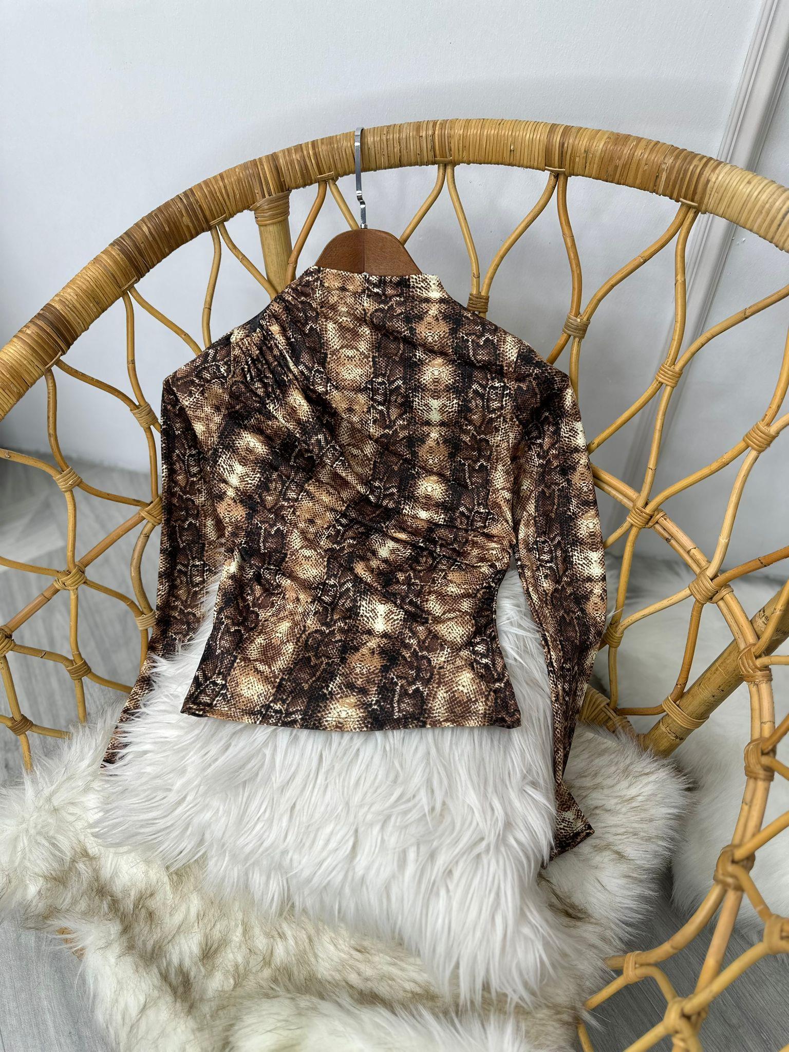 Sandy Kumaş Drapeli Snake Desen Bluz