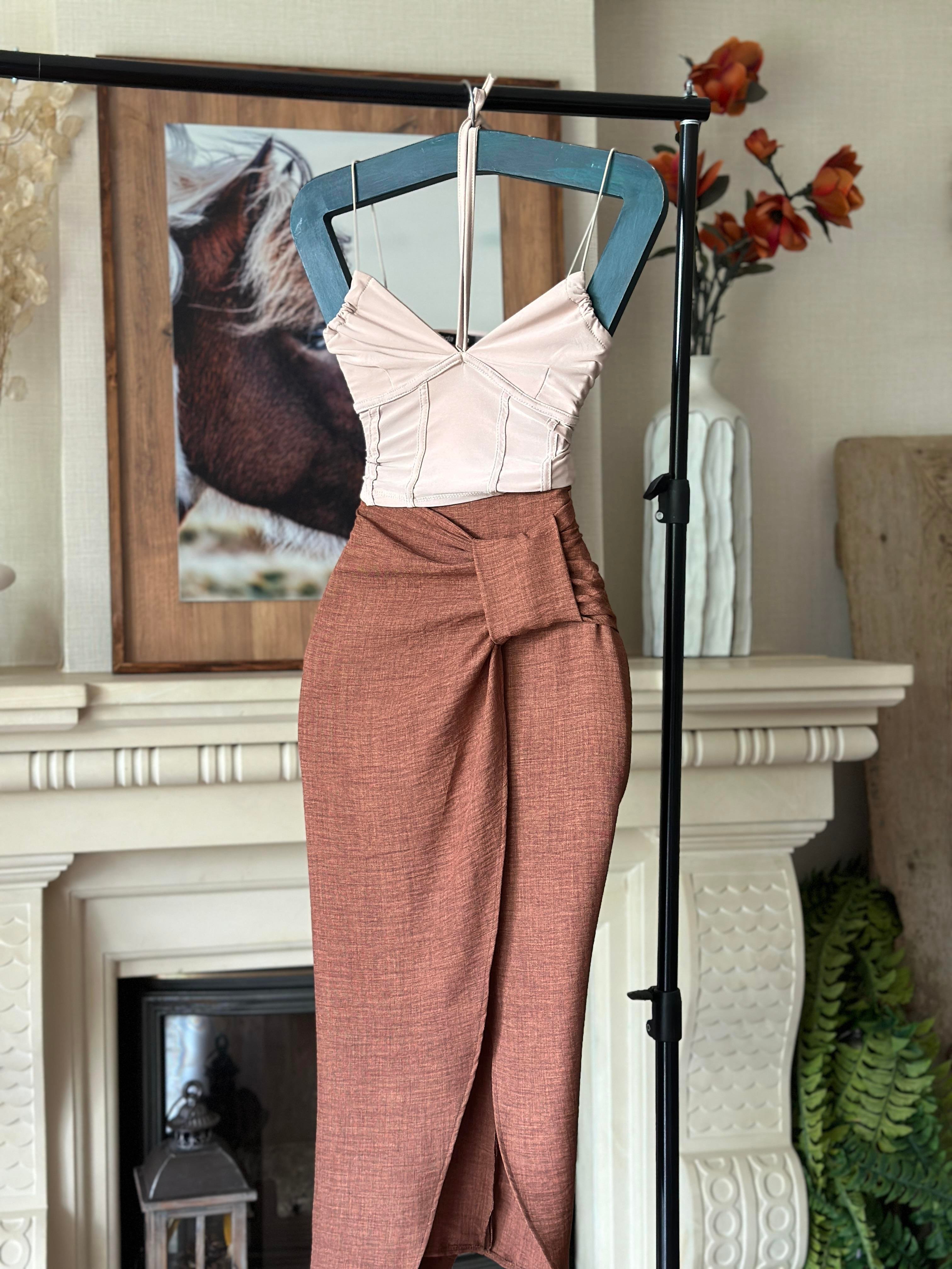 Sandy Kumaş İnce Askılı Boyun Bağlamalı Bluz