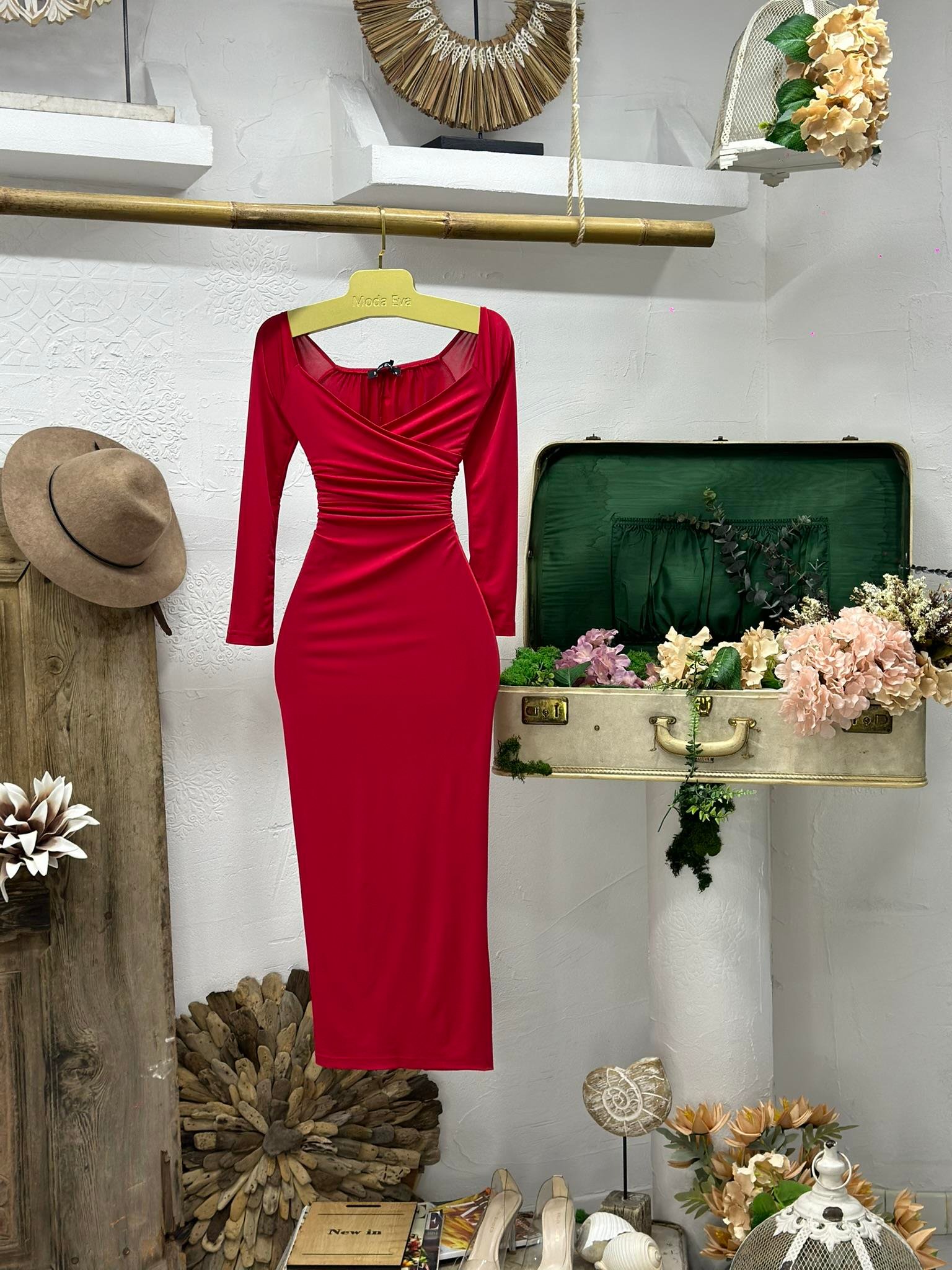 Sandy Kumaş Kalp Yaka Düşük Omuz Uzun Kırmızı  Elbise