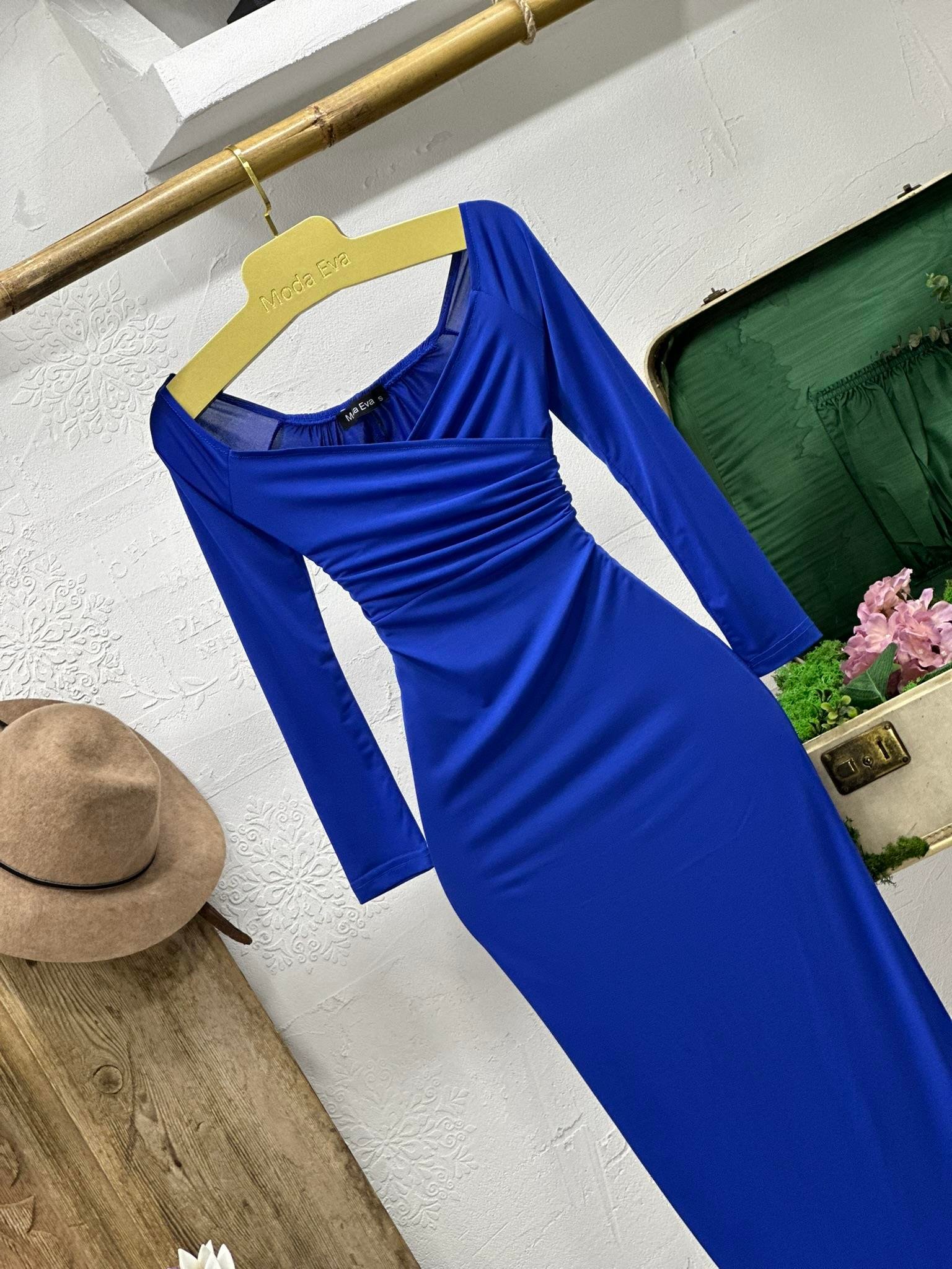 Sandy Kumaş Kalp Yaka Düşük Omuz Uzun Saks Mavi Elbise