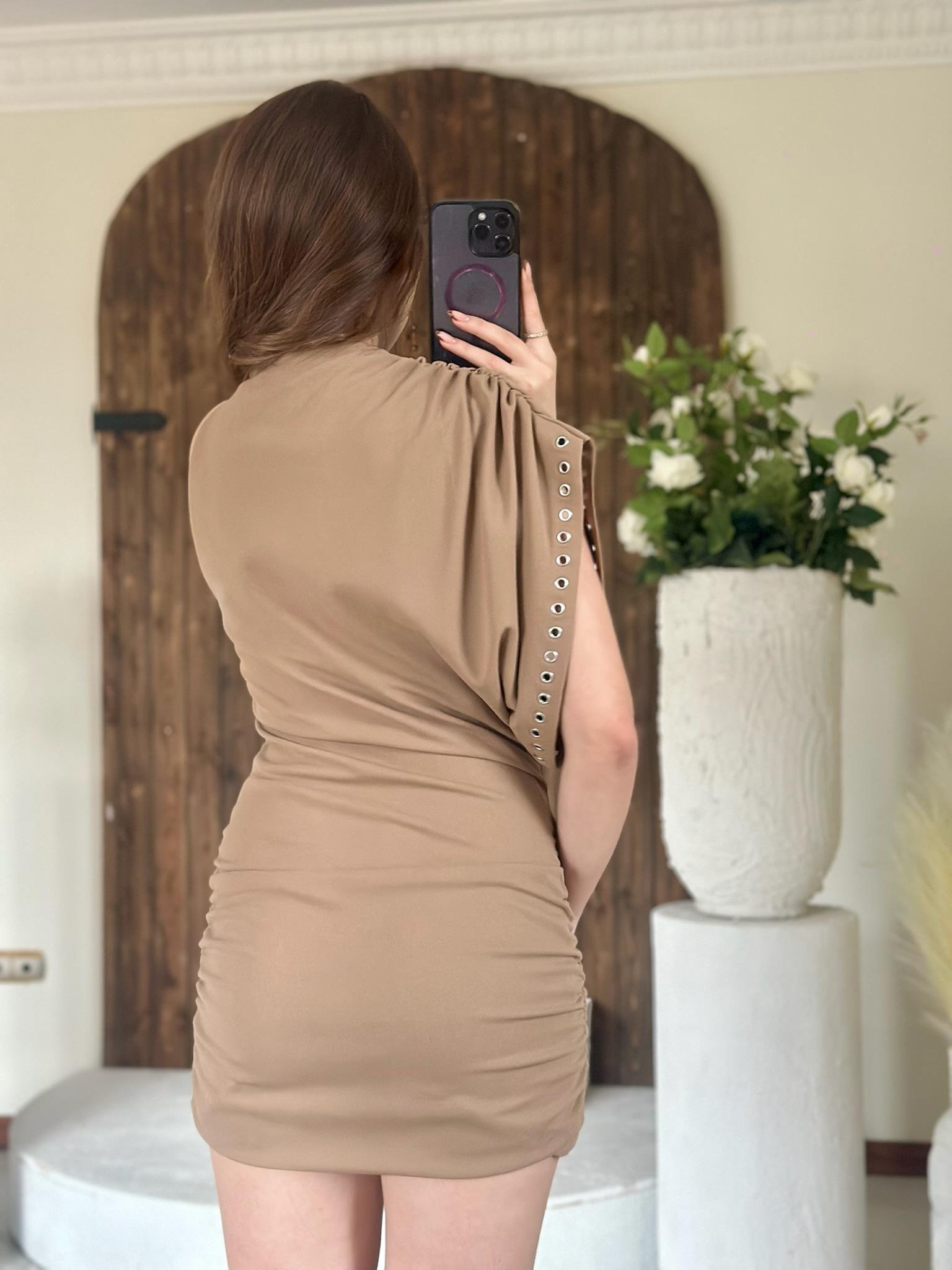 Sandy Kumaş Kendinden Kemerli Derin V Yaka Elbise Bej