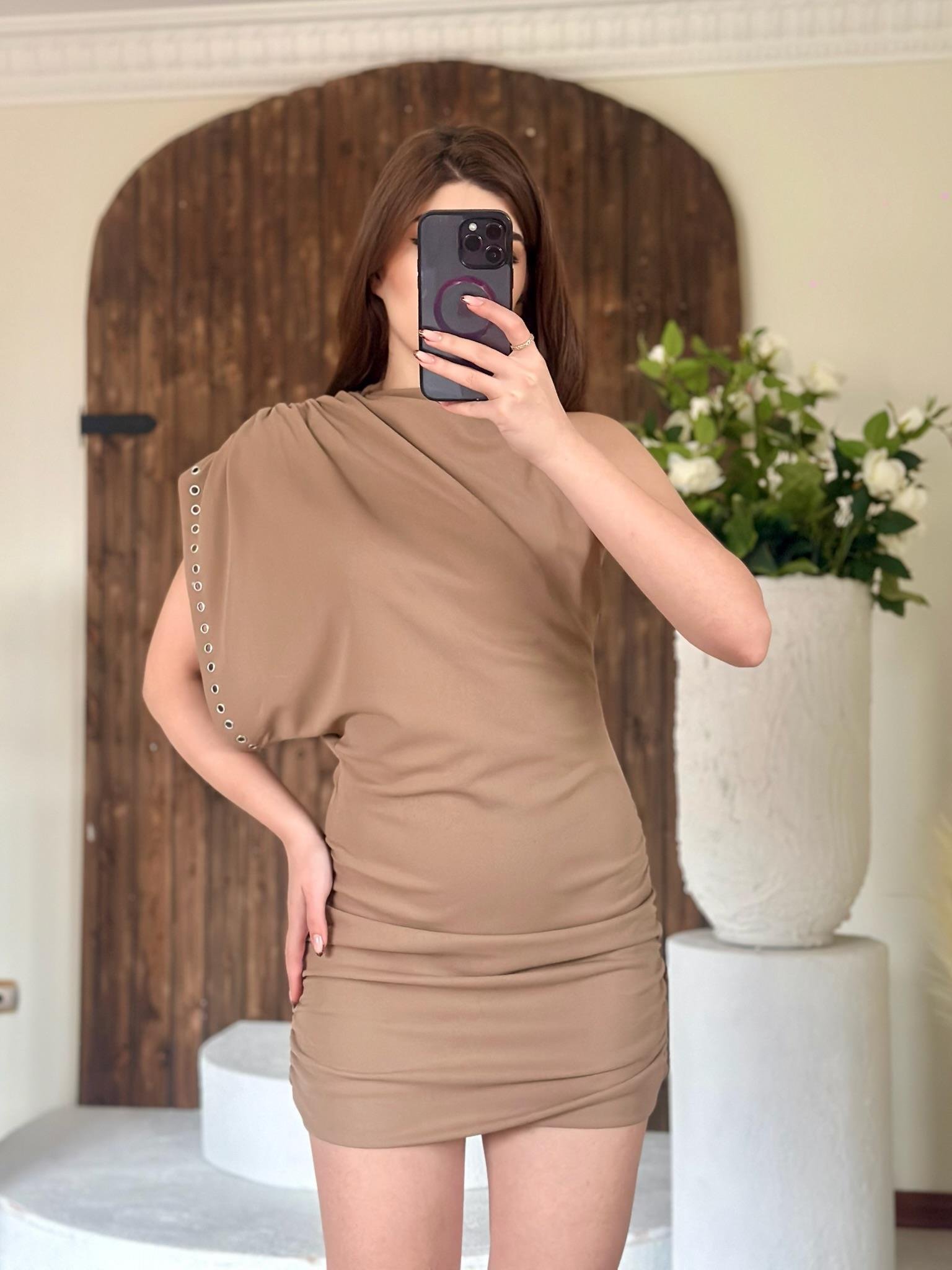 Sandy Kumaş Kendinden Kemerli Derin V Yaka Elbise Bej