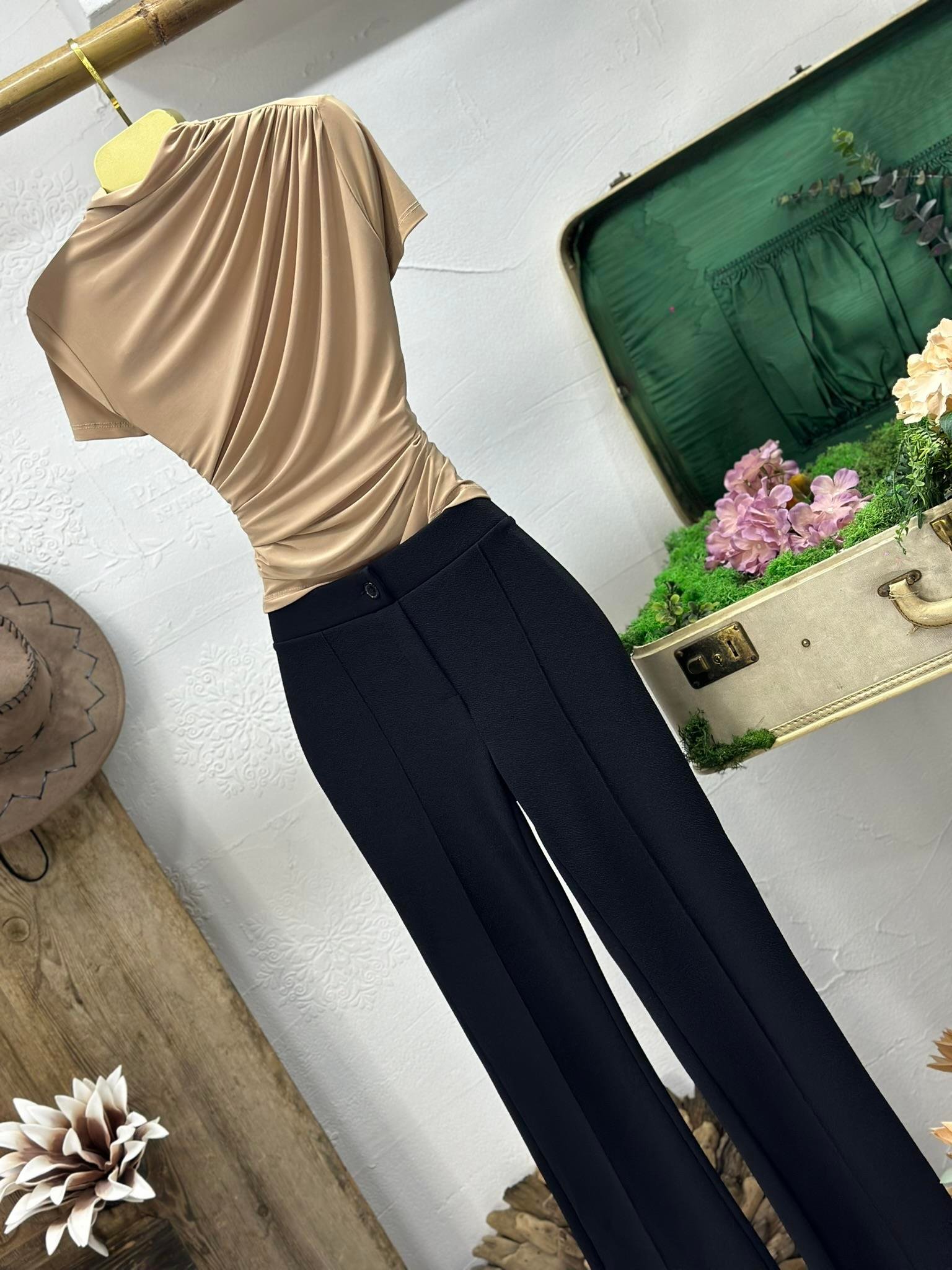 Sandy Kumaş Kısa Kollu Drapeli Bluz