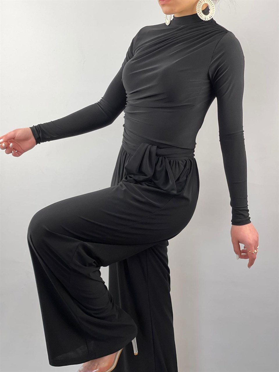 Sandy Kumaş Rahat Kalıp Kuşak Detaylı Pantolon