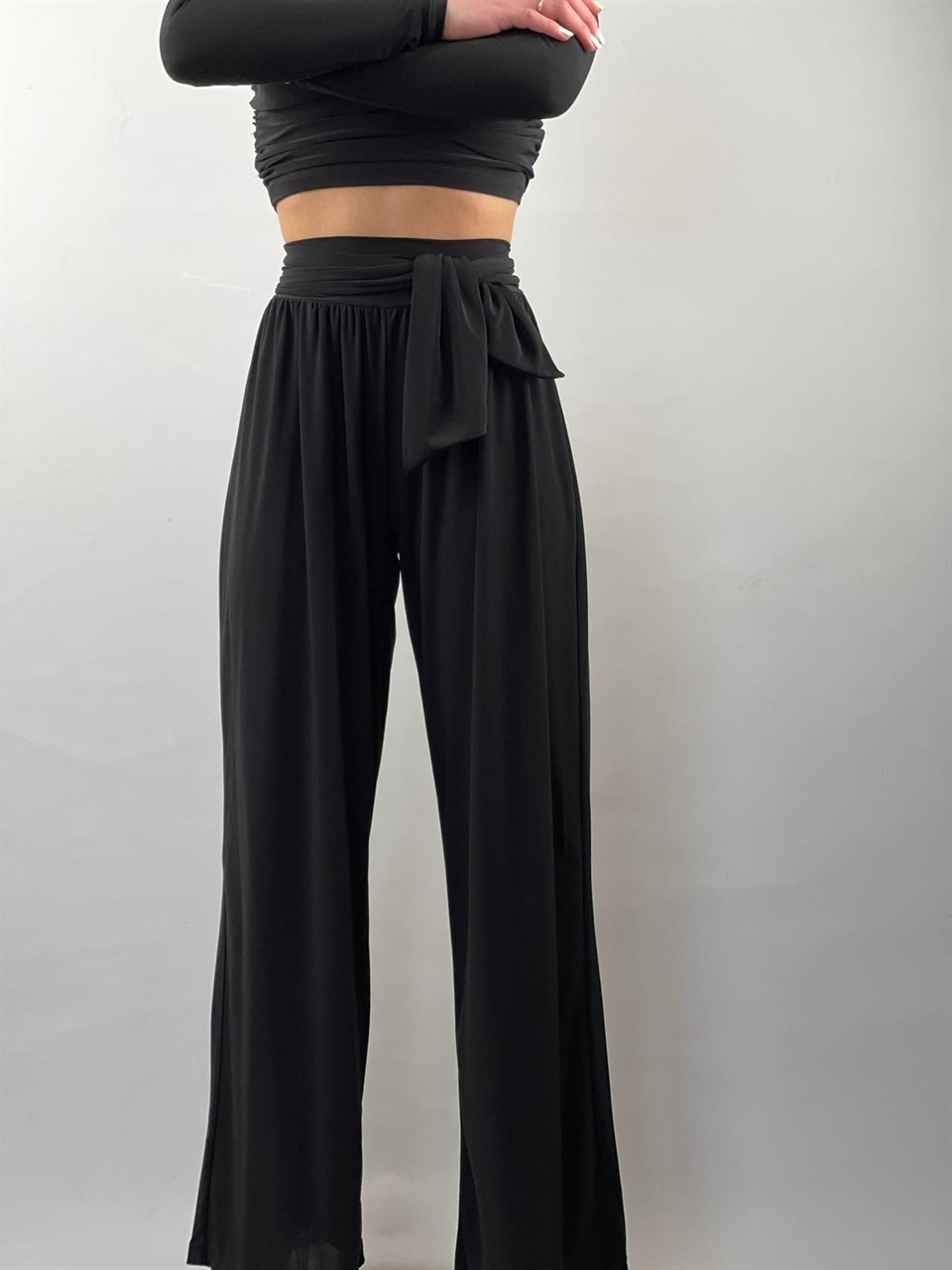 Sandy Kumaş Rahat Kalıp Kuşak Detaylı Pantolon