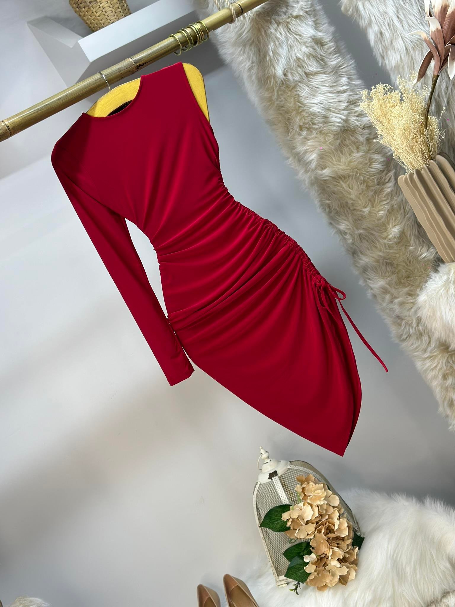 Sandy Kumaş Tek Kol Yan Asansör Büzgülü Elbise