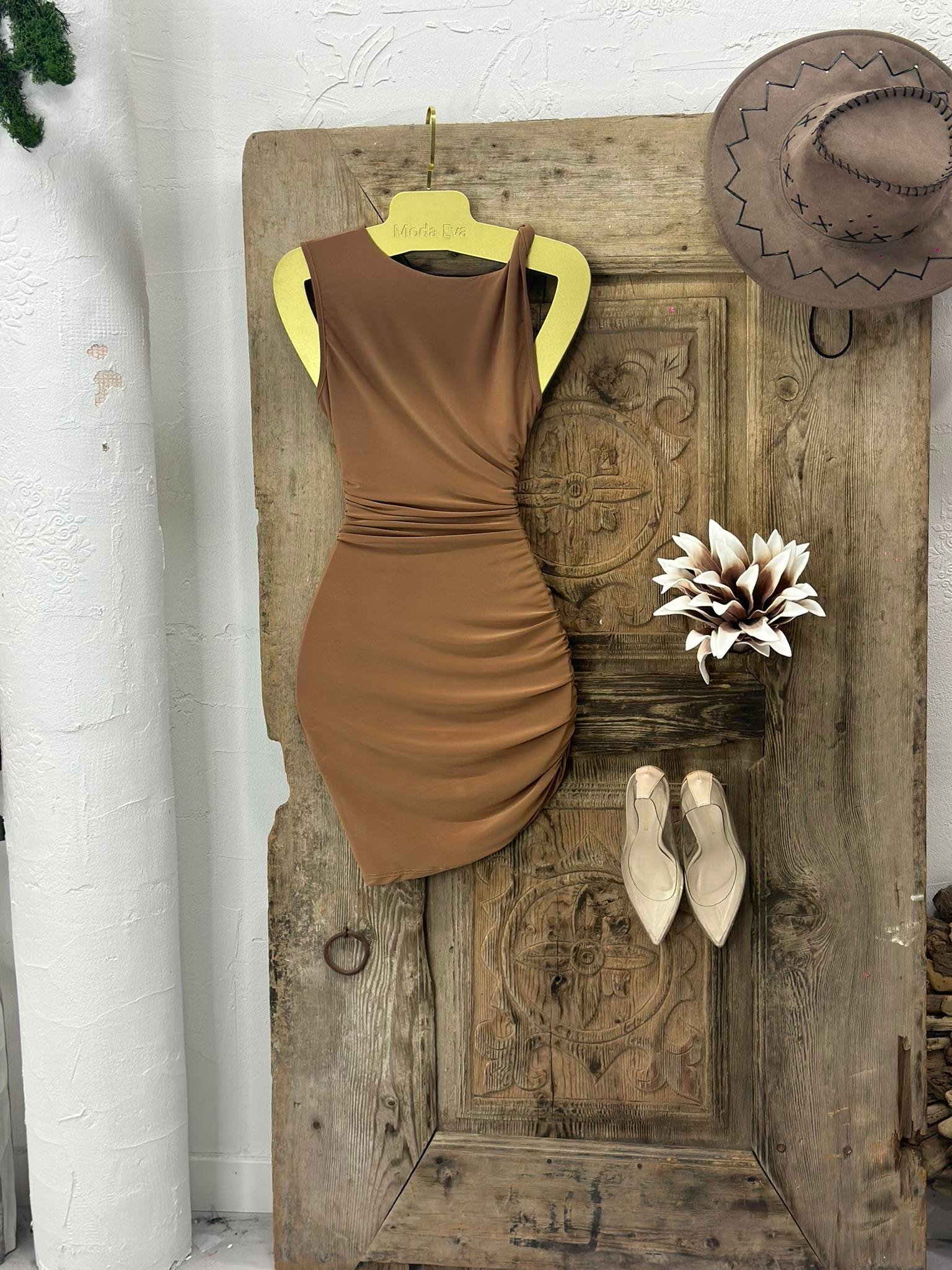 Sandy Kumaş Tek Omuz Askı Detaylı Elbise