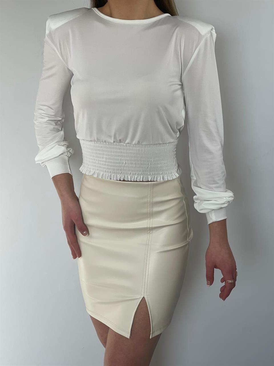 Sandy Kumaş Vatkalı Sırt İnci ve Zincir Detay Beli Gipeli Bluz