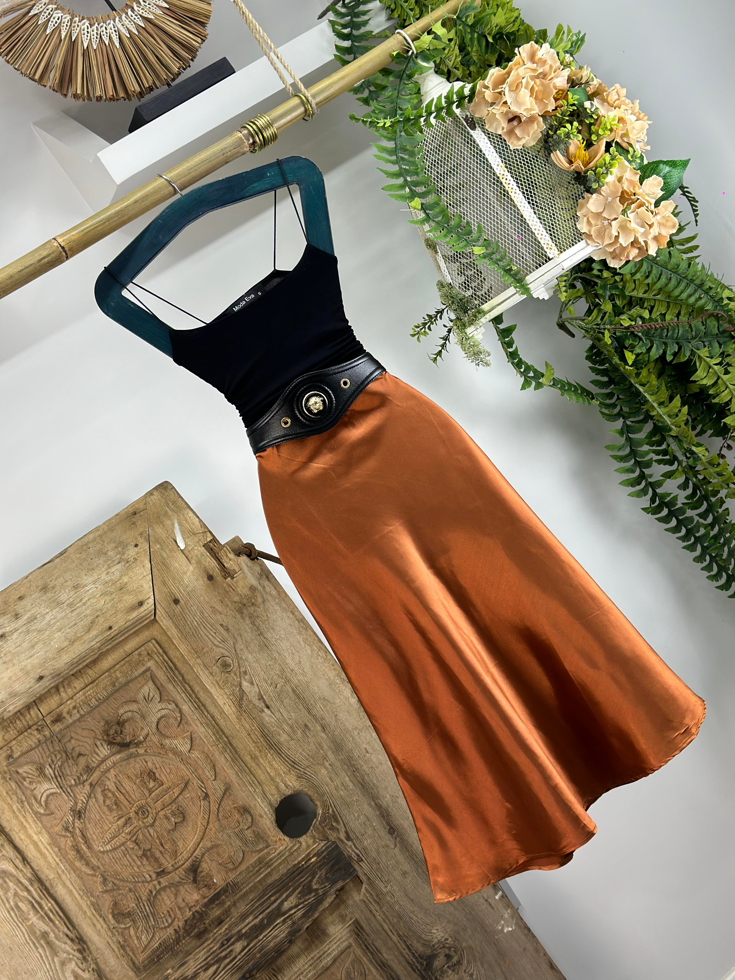 Saten Kumaş Düz Renk Midi Boy Etek