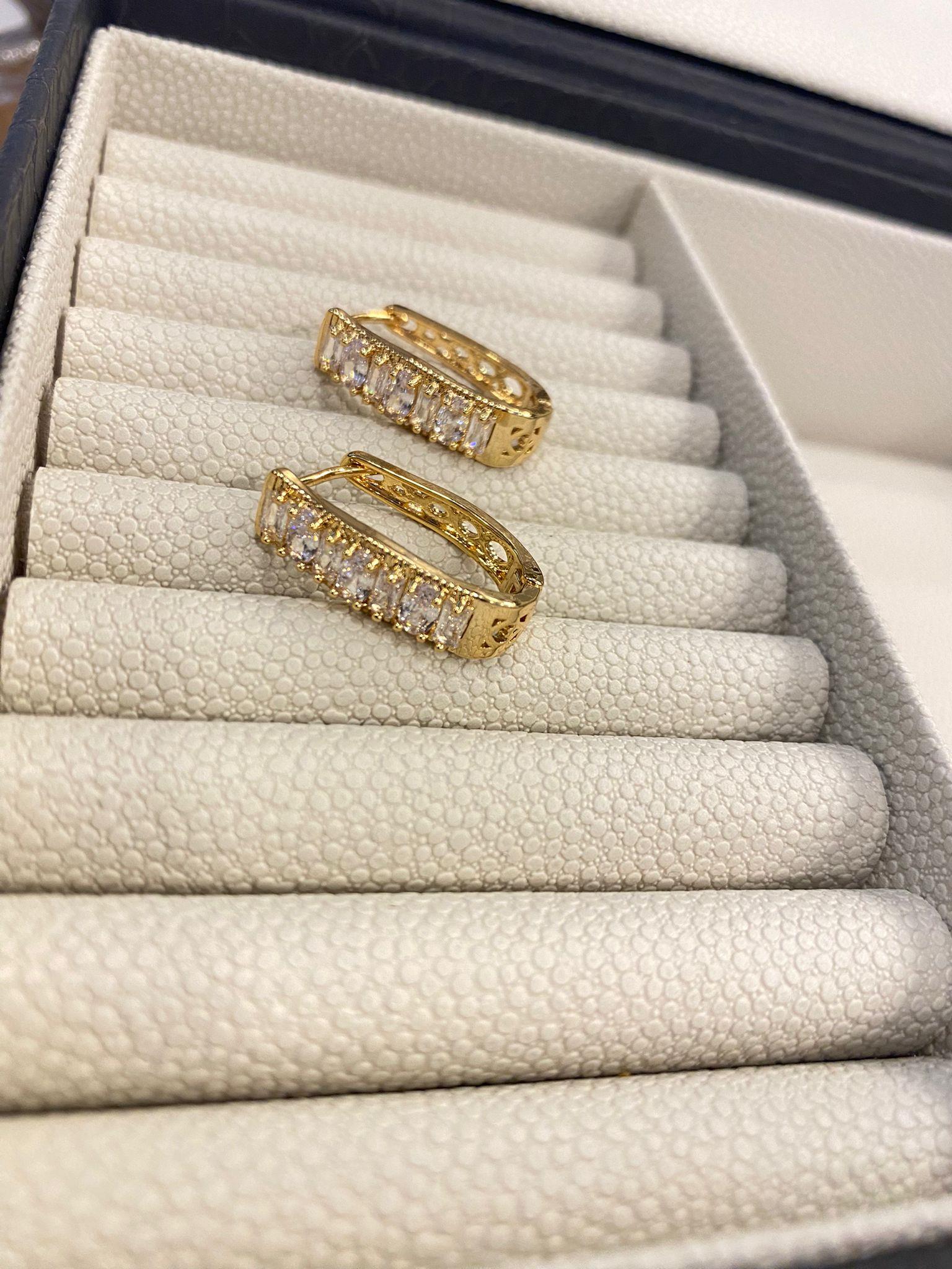 SB Xuping Baget Zirkon Taş Detaylı Halka Küpe 